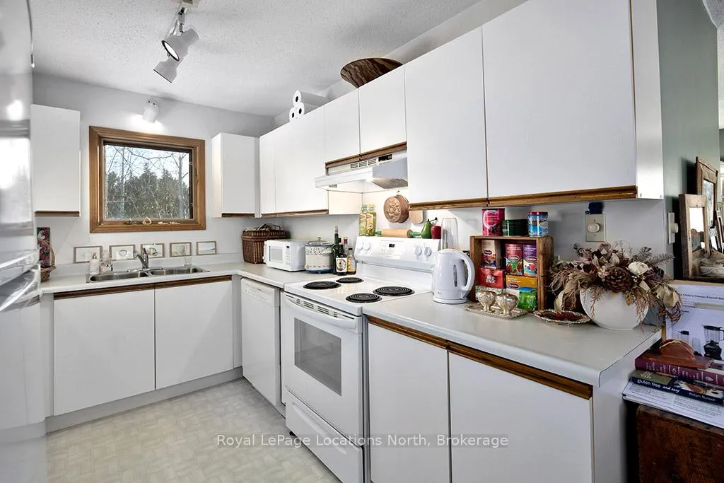 Photo 22 of 102 Fraser Crescent, Blue Mountains — HOMEH