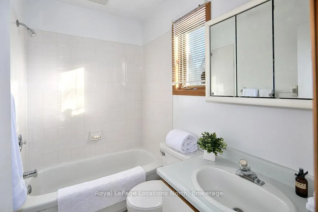 Photo 29 of 102 Fraser Crescent, Blue Mountains — HOMEH