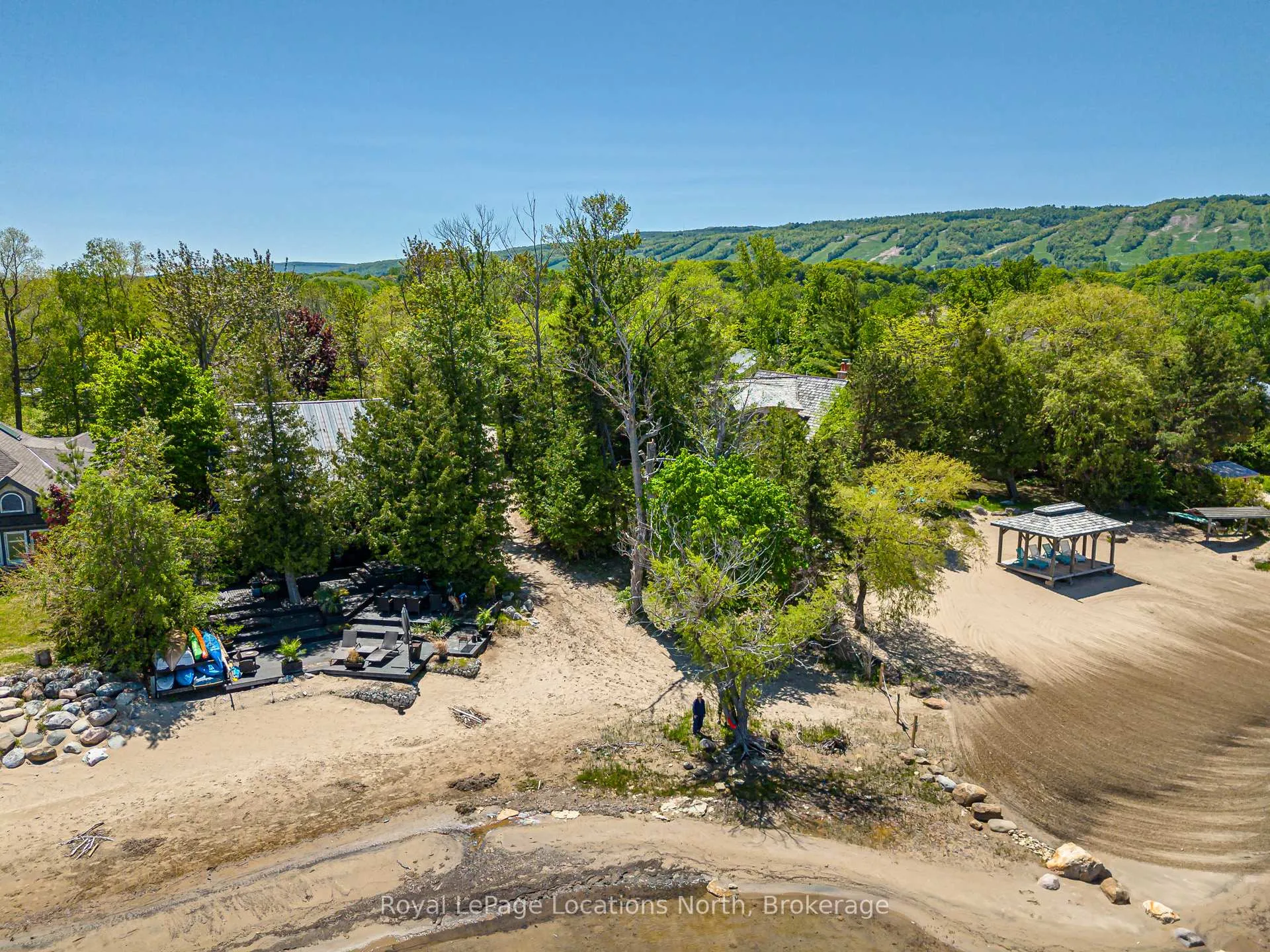 Photo 41 of 102 Fraser Crescent, Blue Mountains — HOMEH