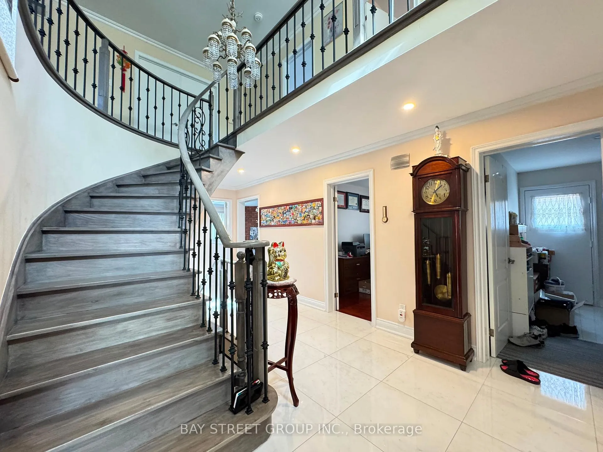 Photo 3 of 33 Northolt Crescent, Markham, Milliken Mills East — HOMEH