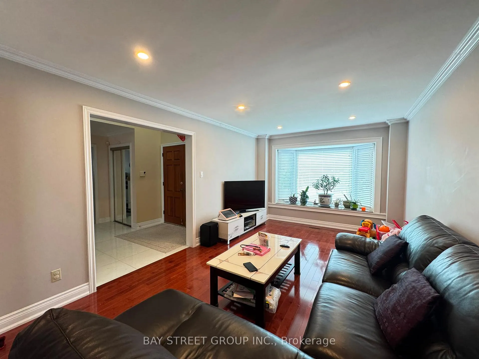 Photo 6 of 33 Northolt Crescent, Markham, Milliken Mills East — HOMEH