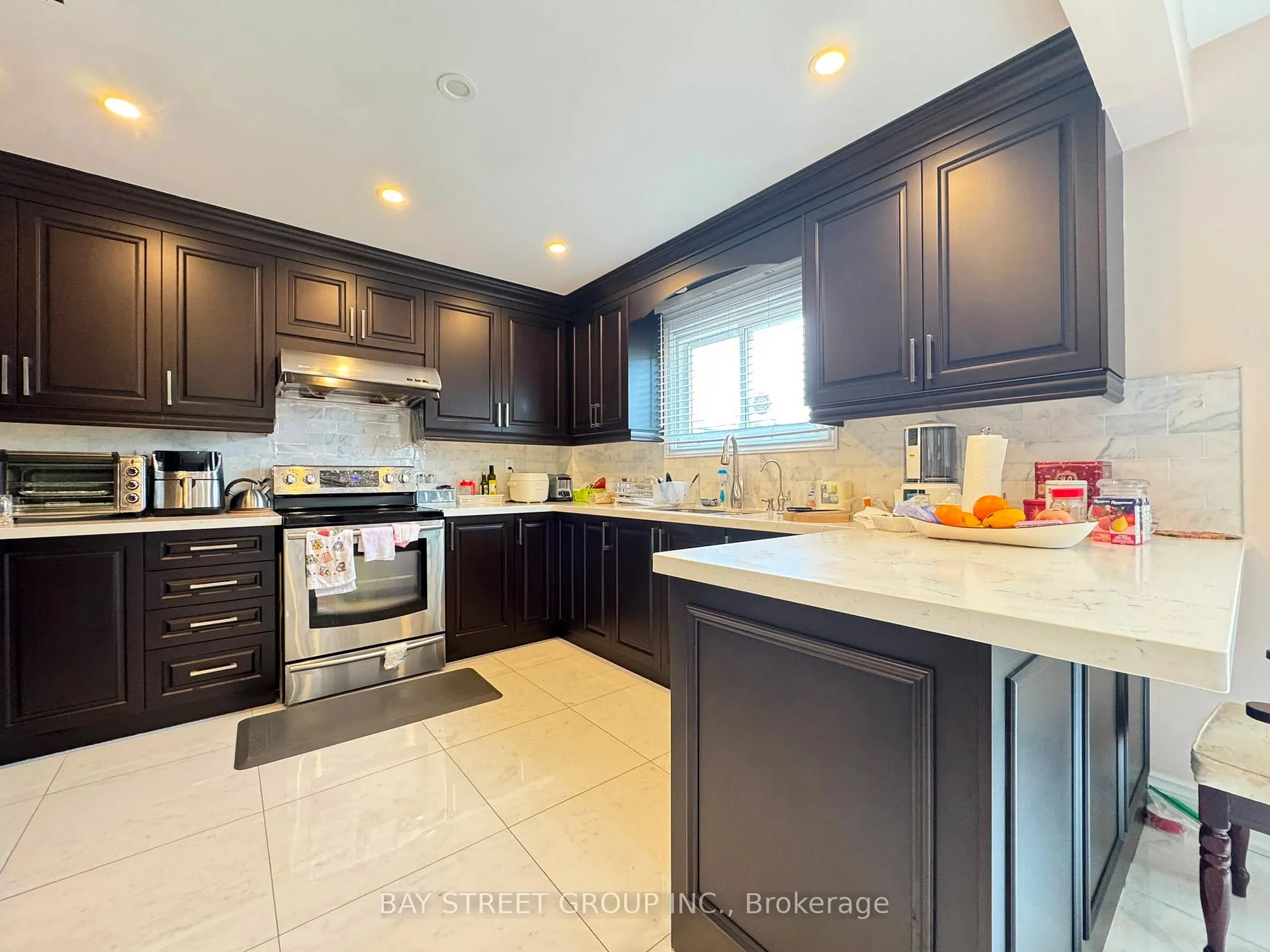 Photo 13 of 33 Northolt Crescent, Markham, Milliken Mills East — HOMEH