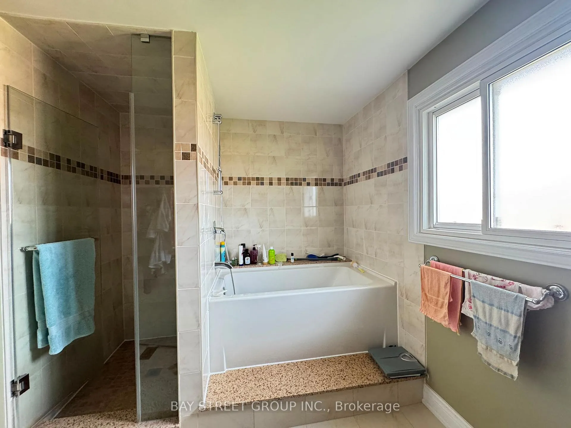 Photo 22 of 33 Northolt Crescent, Markham, Milliken Mills East — HOMEH