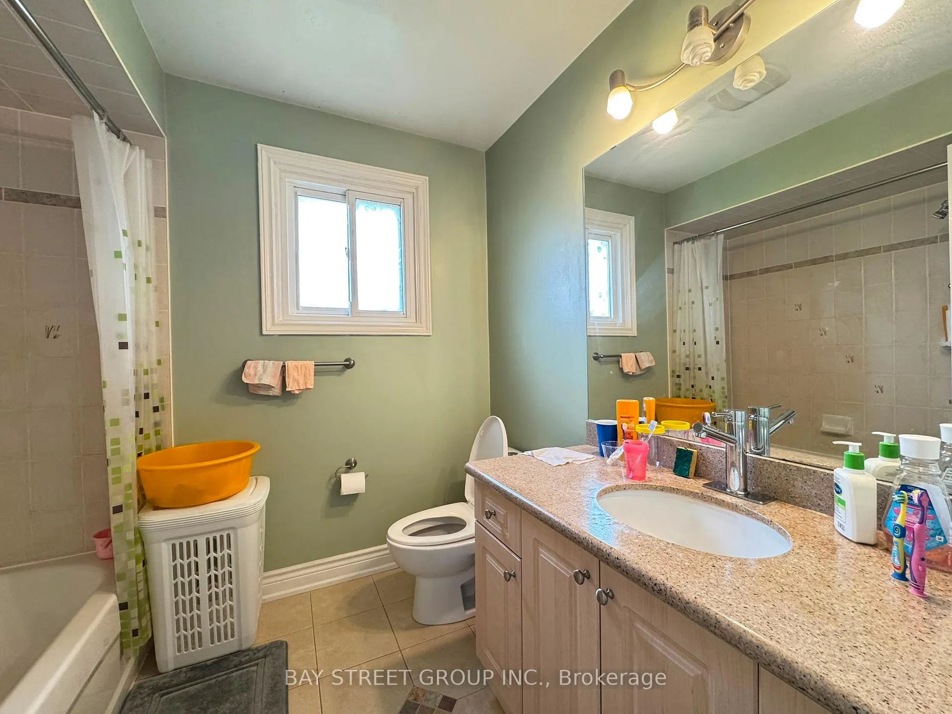 Photo 28 of 33 Northolt Crescent, Markham, Milliken Mills East — HOMEH