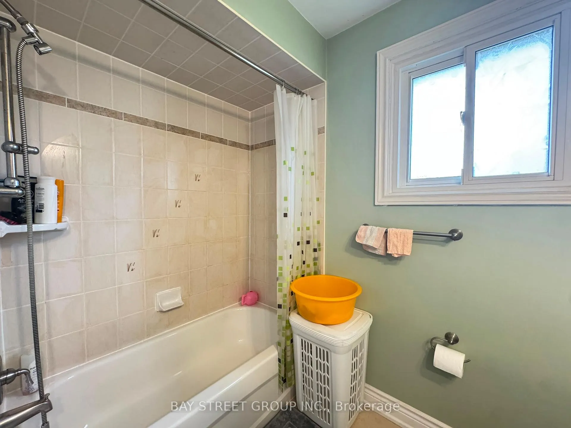Photo 29 of 33 Northolt Crescent, Markham, Milliken Mills East — HOMEH