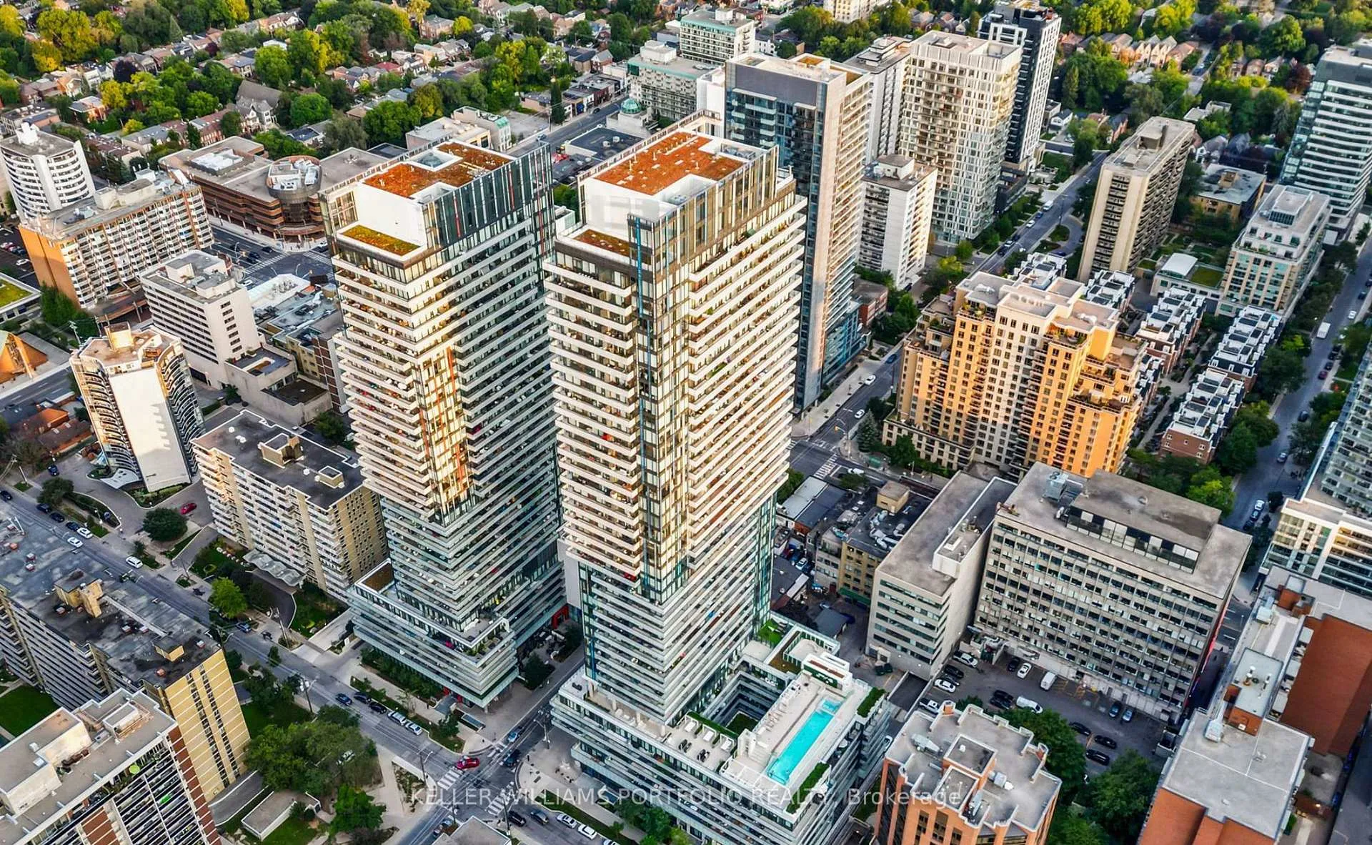 Photo 14 of Unit 3003, 161 Roehampton Avenue, Toronto, Mount Pleasant West — HOMEH