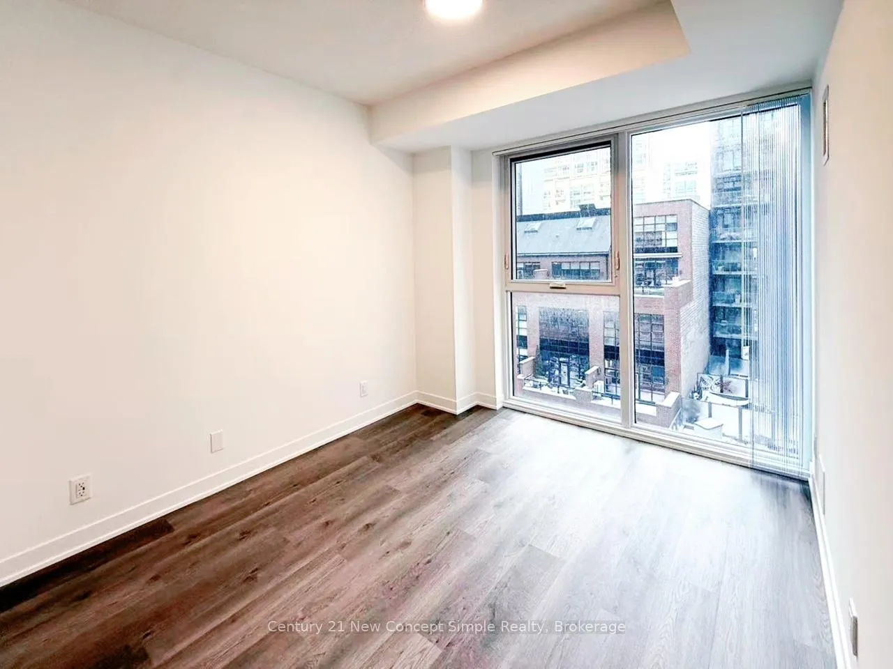 Photo 3 of Unit 806, 180 Front Street E, Toronto, Moss Park — HOMEH