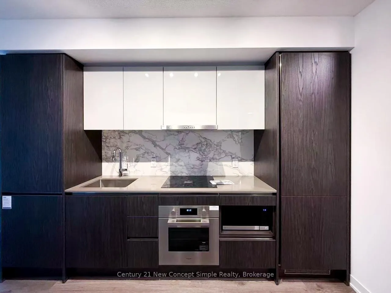 Photo 6 of Unit 806, 180 Front Street E, Toronto, Moss Park — HOMEH