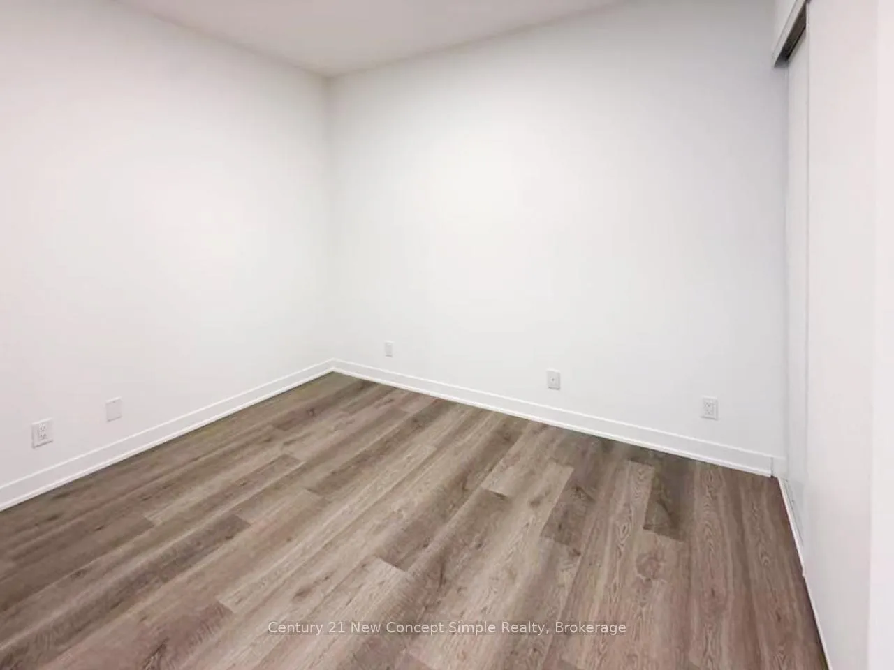 Photo 7 of Unit 806, 180 Front Street E, Toronto, Moss Park — HOMEH