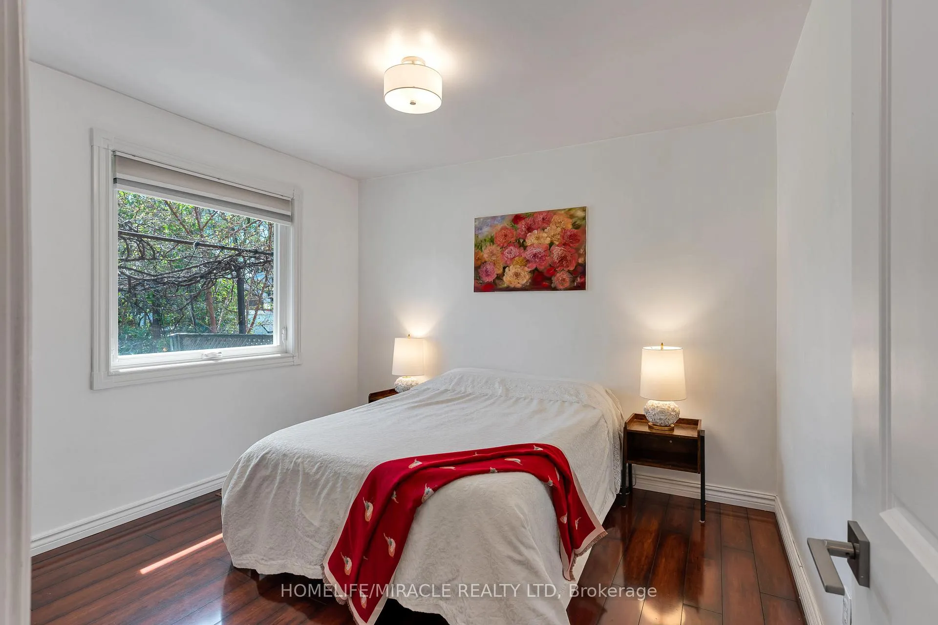 Photo 9 of 32 Durham Road, Hamilton, Stoney Creek — HOMEH