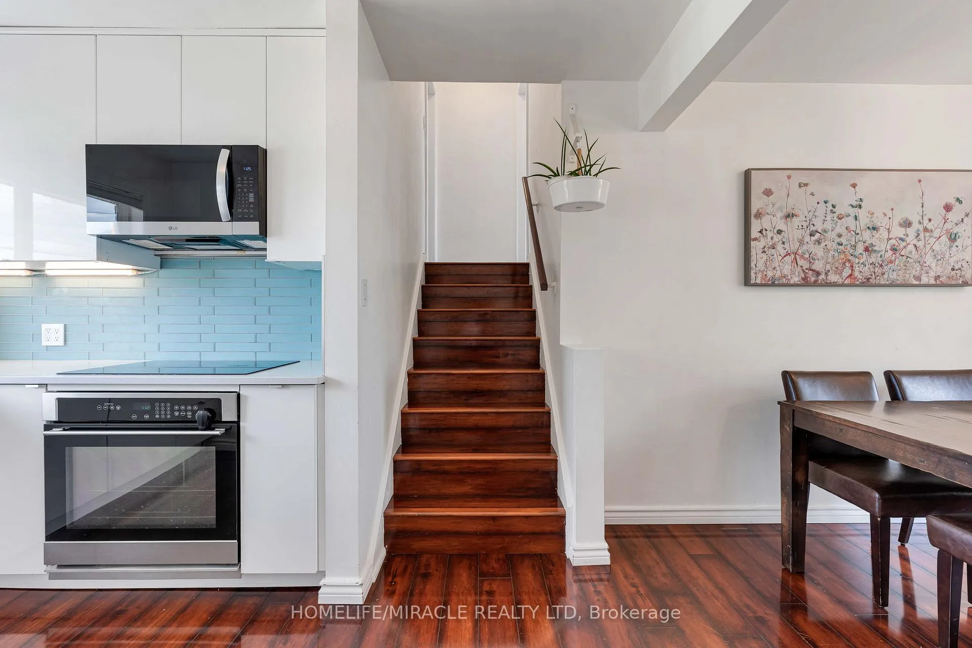 Photo 18 of 32 Durham Road, Hamilton, Stoney Creek — HOMEH