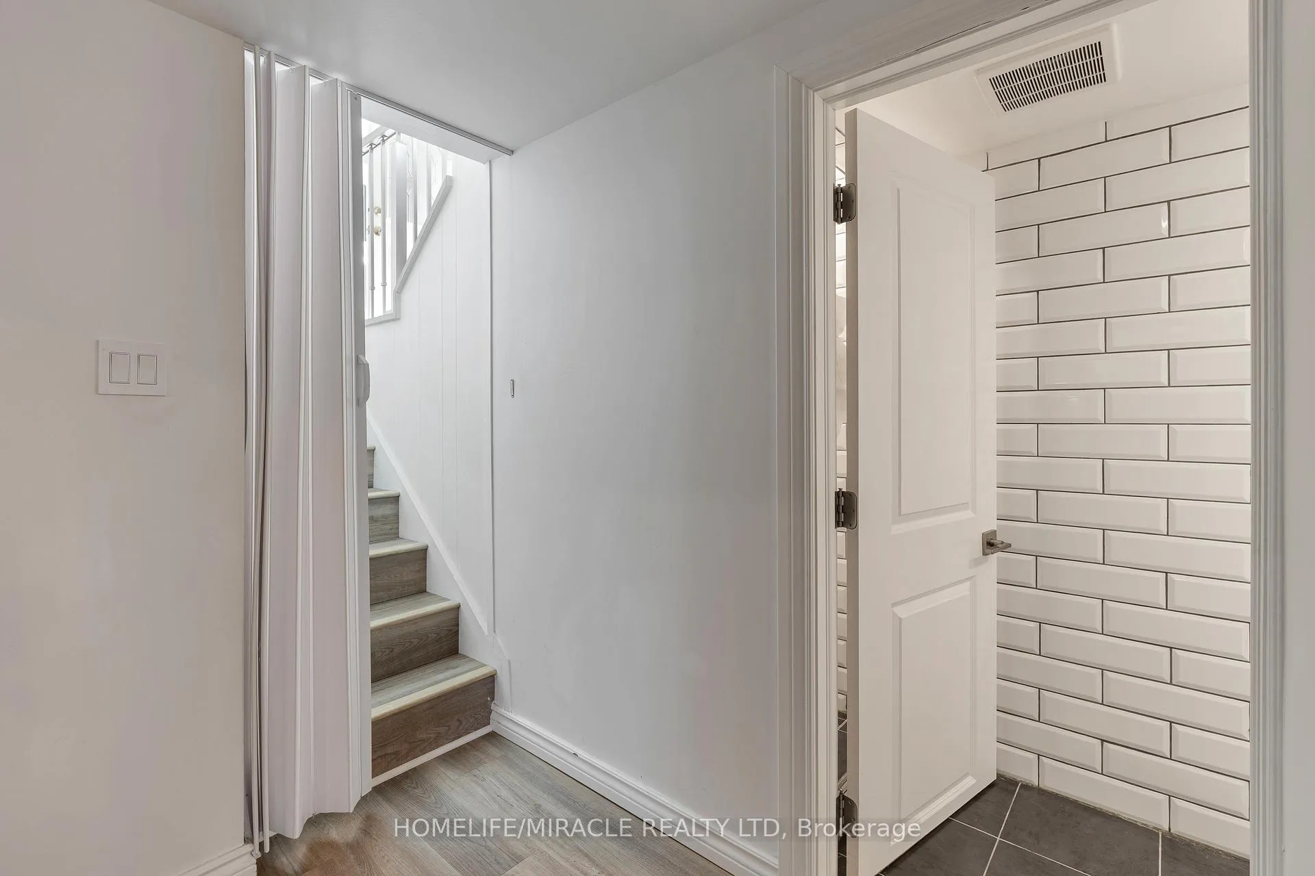 Photo 24 of 32 Durham Road, Hamilton, Stoney Creek — HOMEH