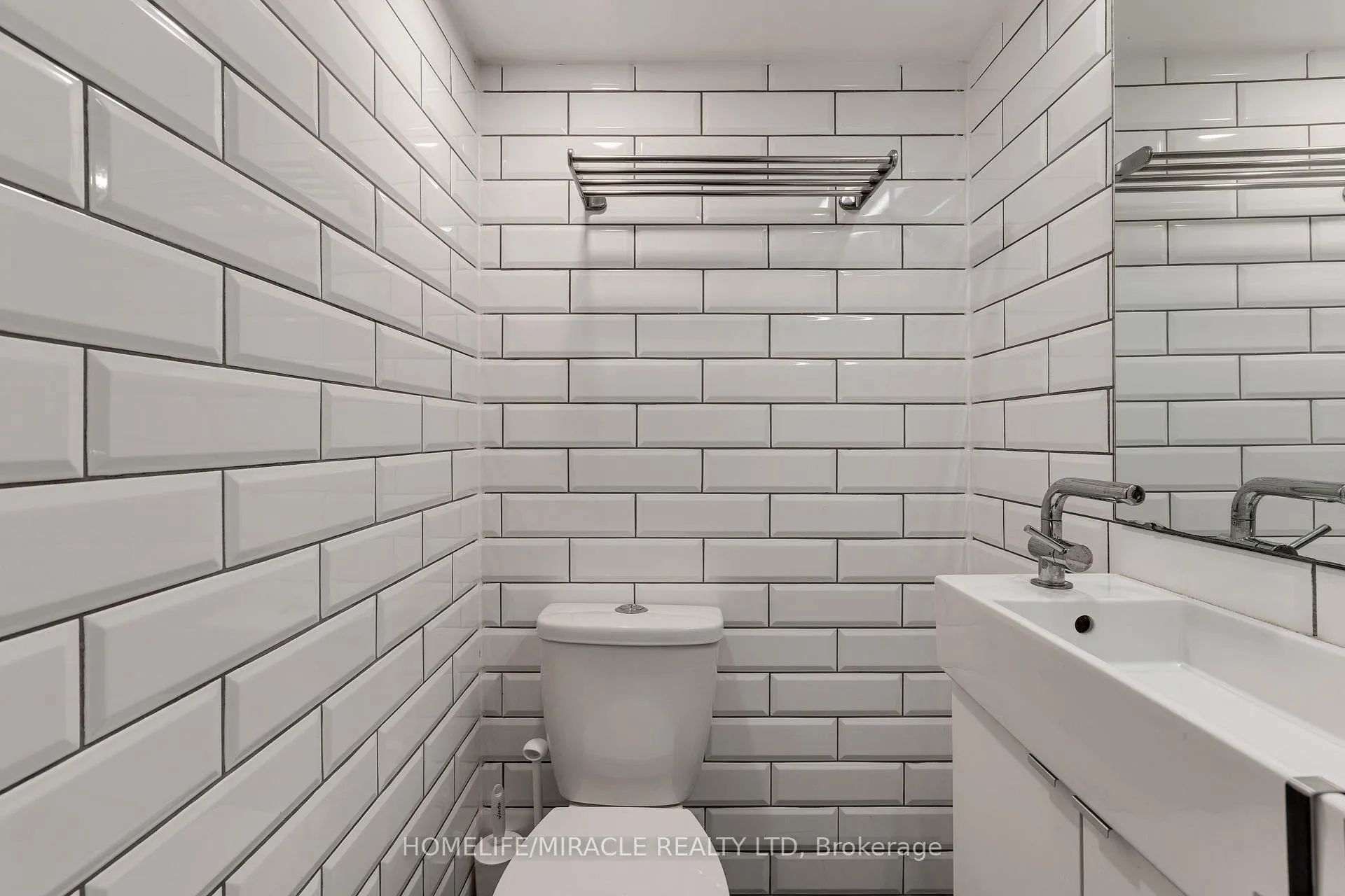 Photo 26 of 32 Durham Road, Hamilton, Stoney Creek — HOMEH