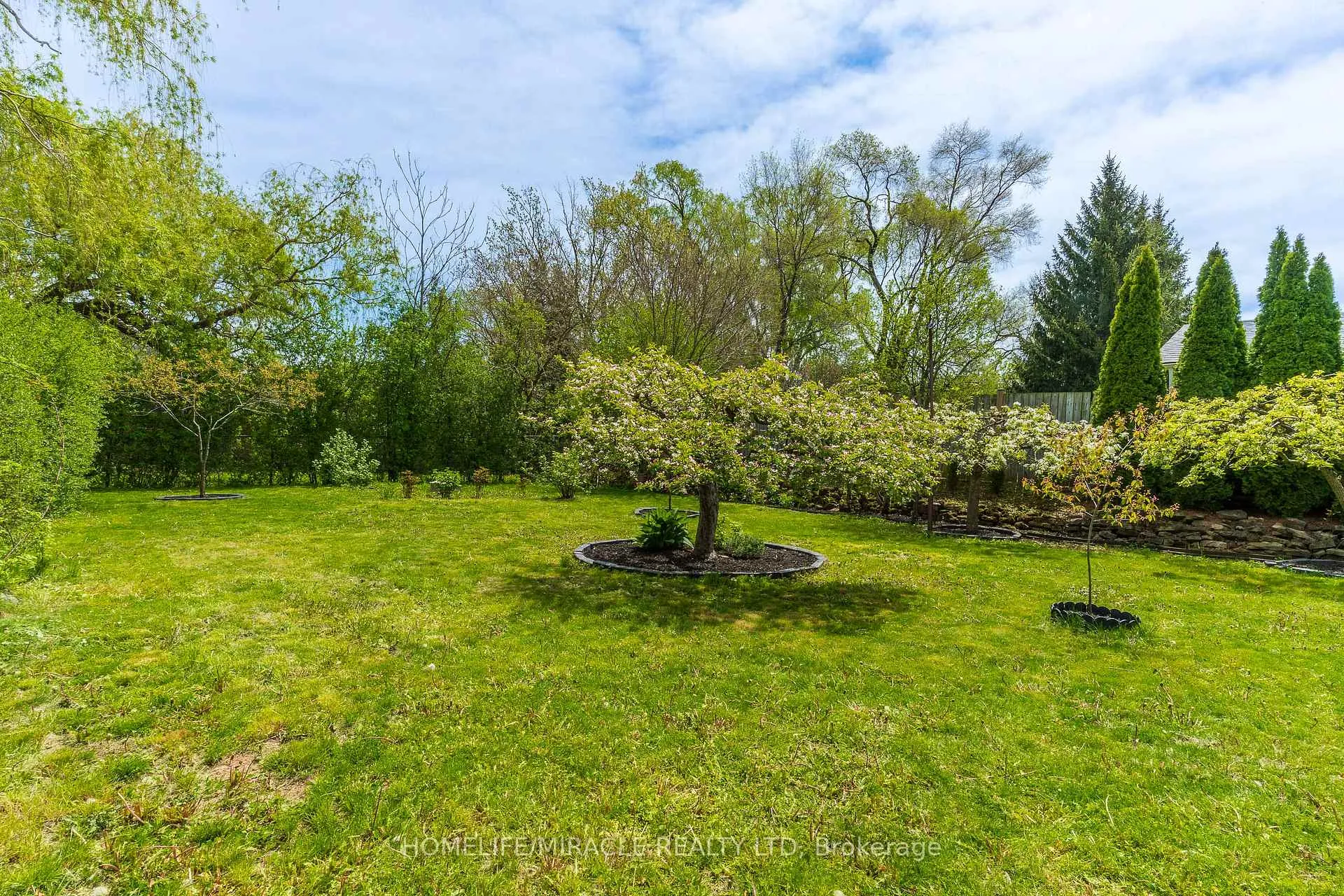 Photo 42 of 32 Durham Road, Hamilton, Stoney Creek — HOMEH