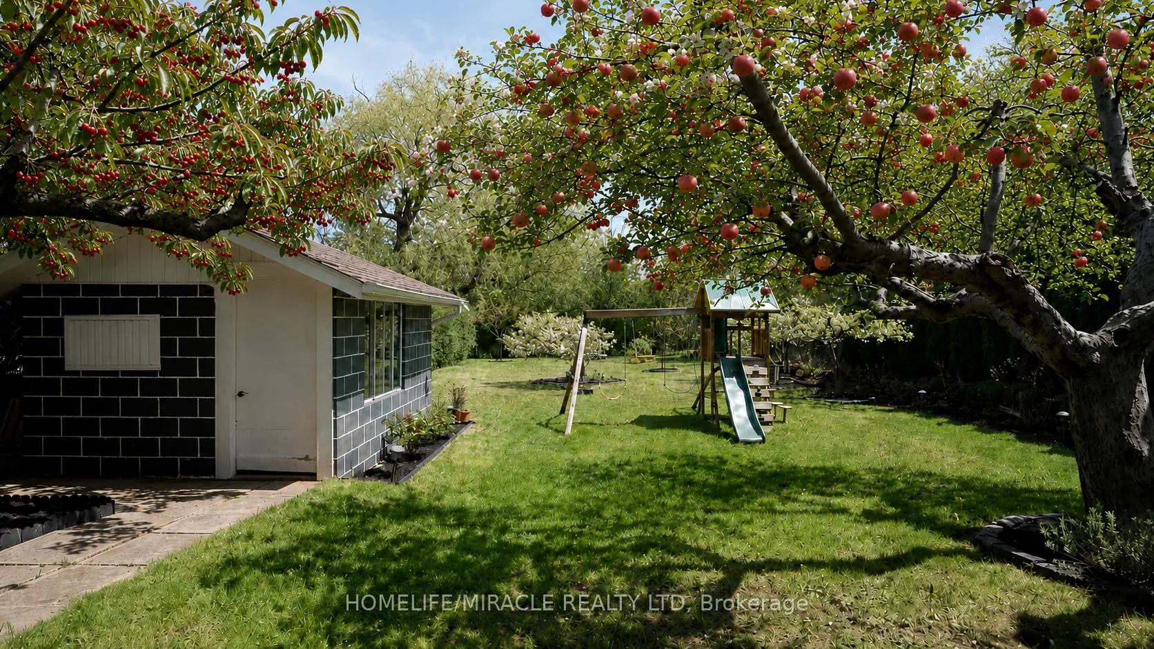 Photo 44 of 32 Durham Road, Hamilton, Stoney Creek — HOMEH