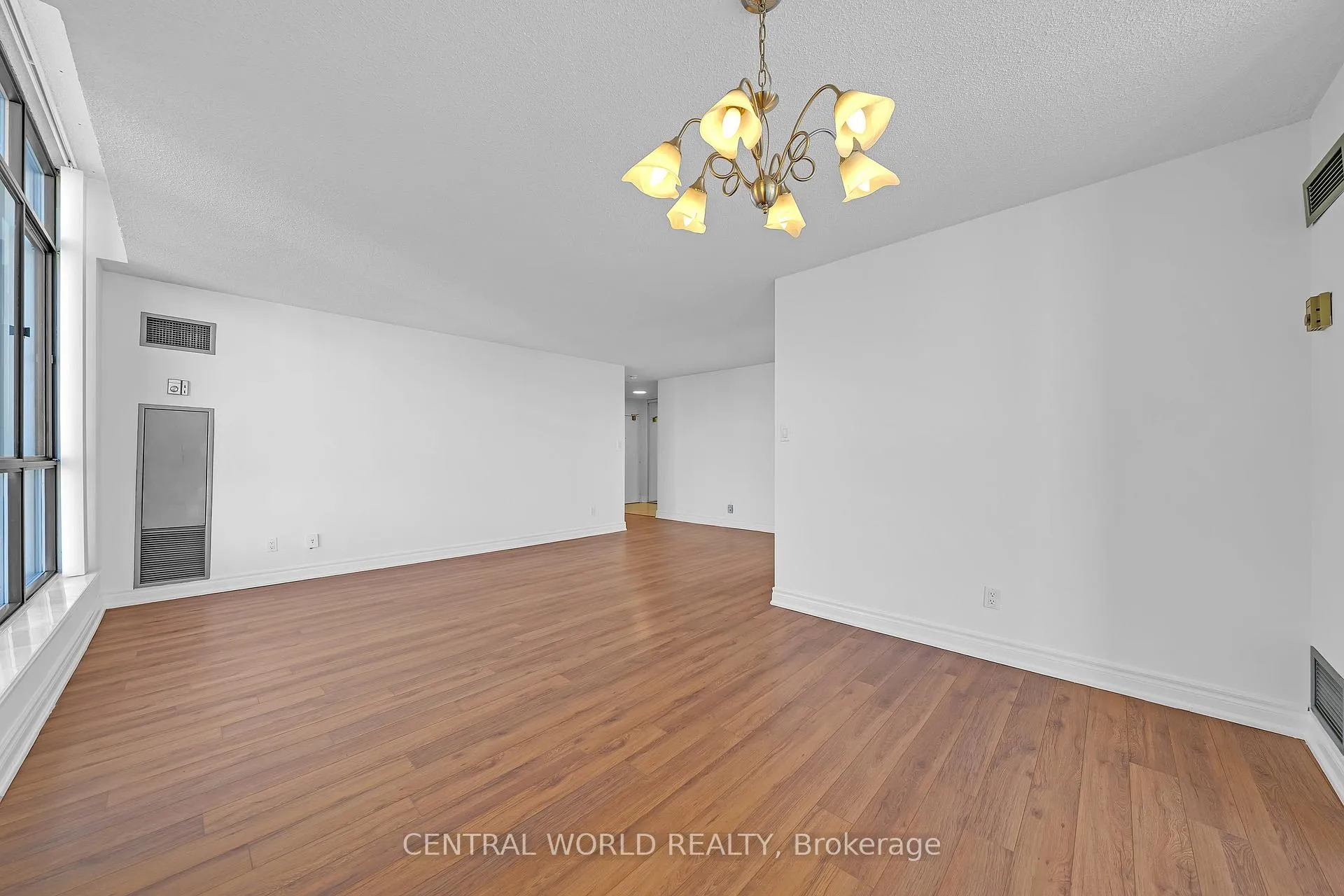 Photo 13 of 75 Bamburgh Circle, Scarborough, Steeles — HOMEH