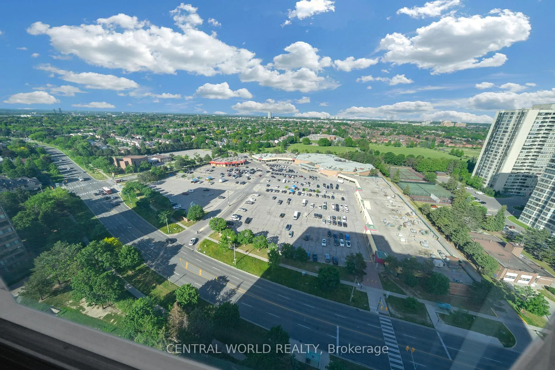 Photo 17 of 75 Bamburgh Circle, Scarborough, Steeles — HOMEH