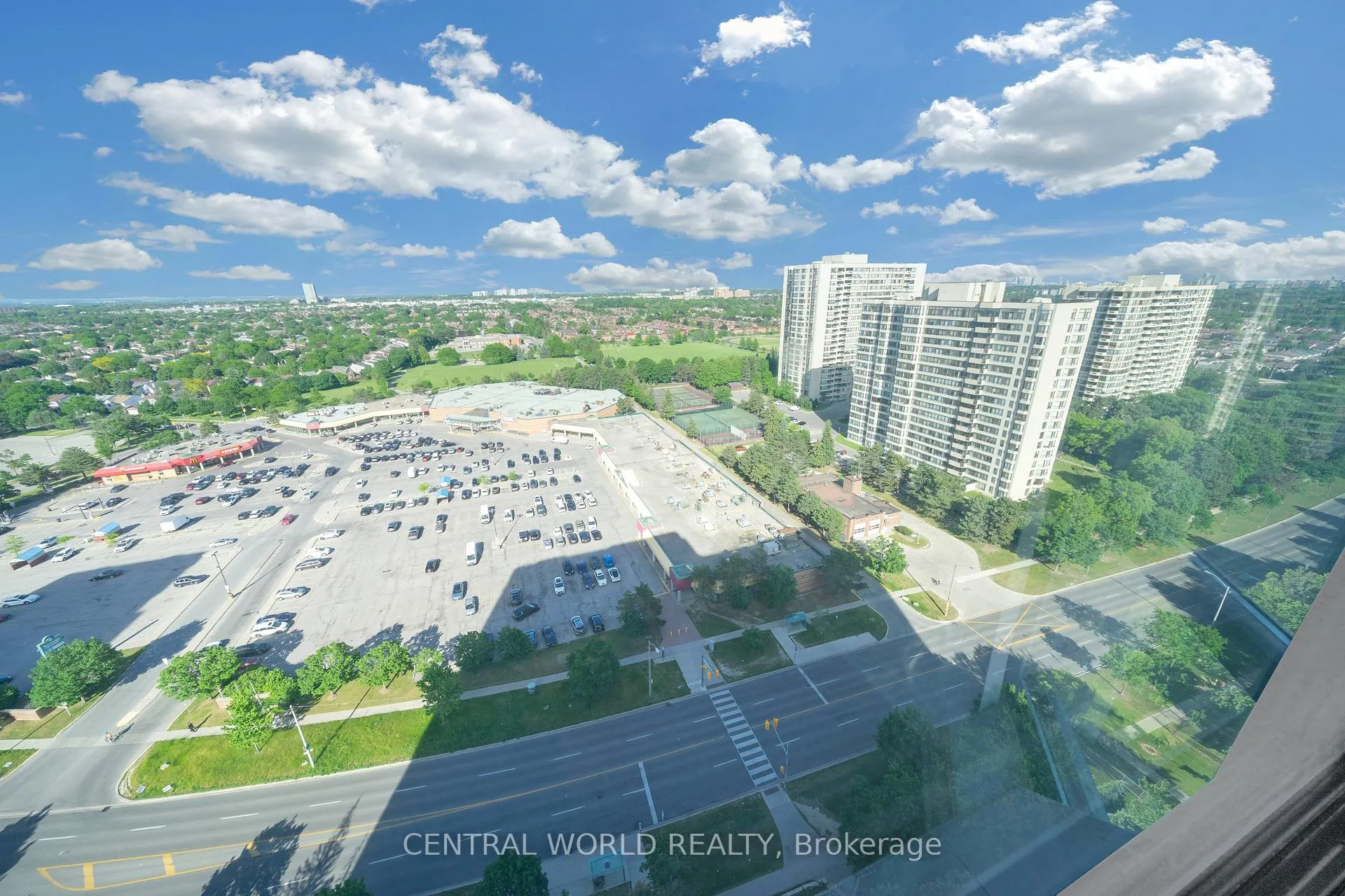 Photo 18 of 75 Bamburgh Circle, Scarborough, Steeles — HOMEH