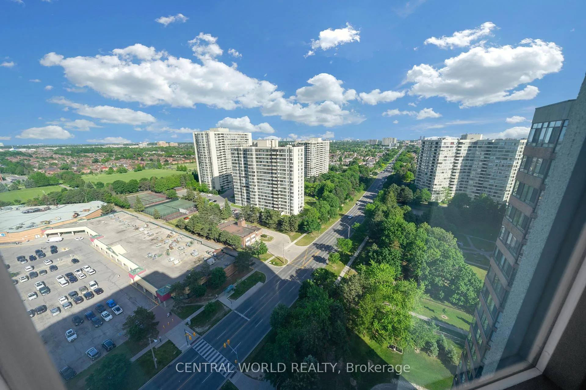 Photo 19 of 75 Bamburgh Circle, Scarborough, Steeles — HOMEH