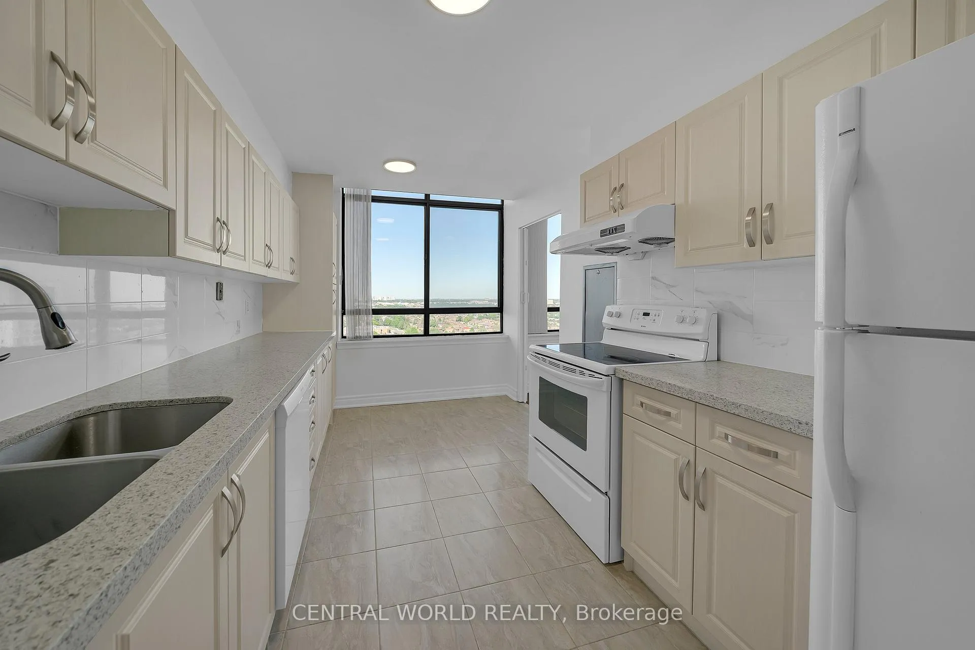 Photo 21 of 75 Bamburgh Circle, Scarborough, Steeles — HOMEH