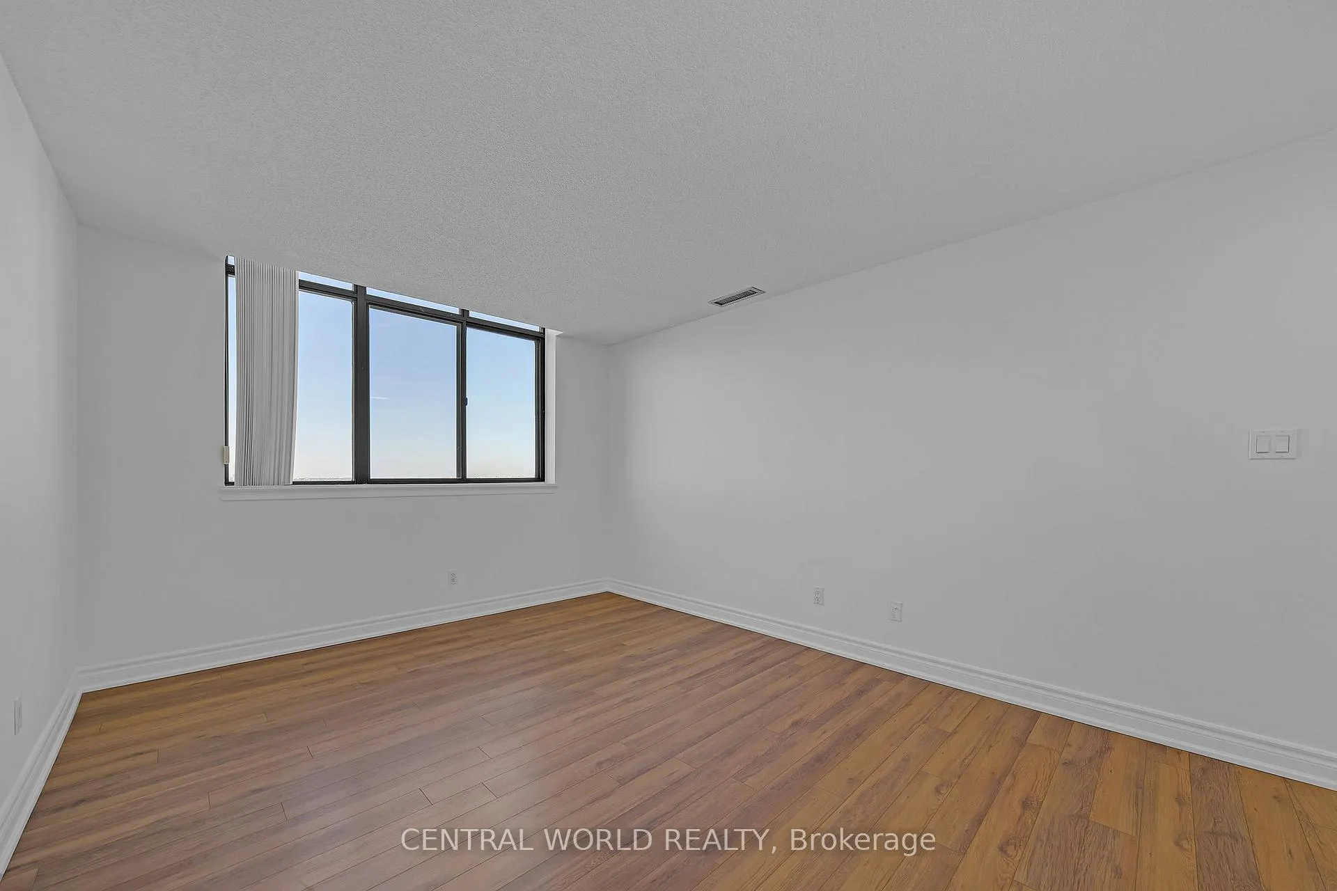 Photo 26 of 75 Bamburgh Circle, Scarborough, Steeles — HOMEH