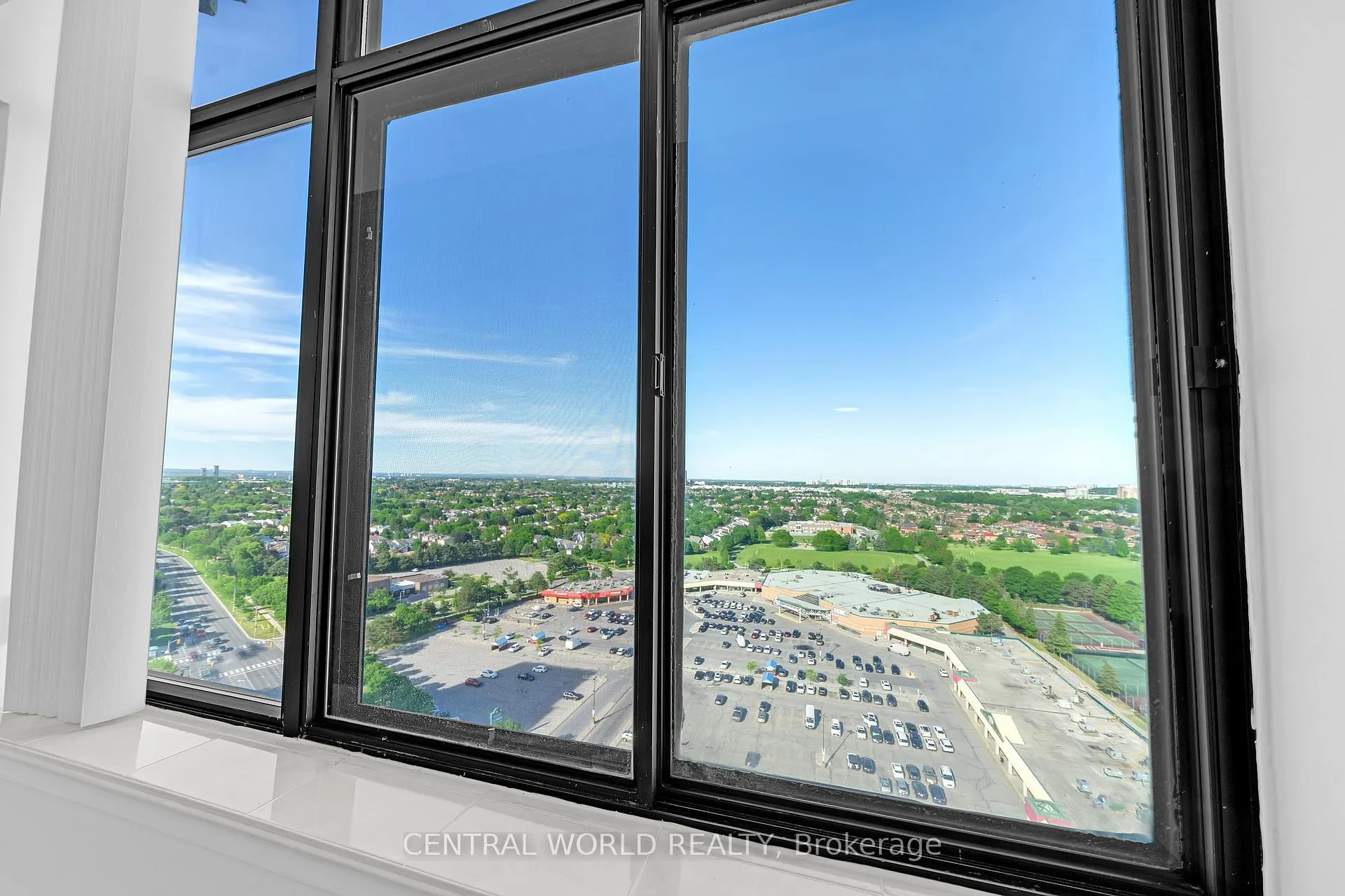 Photo 29 of 75 Bamburgh Circle, Scarborough, Steeles — HOMEH