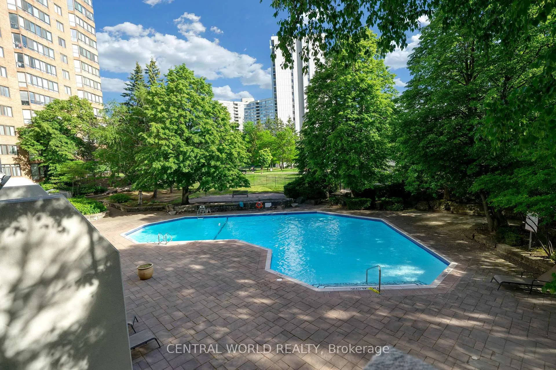 Photo 31 of 75 Bamburgh Circle, Scarborough, Steeles — HOMEH