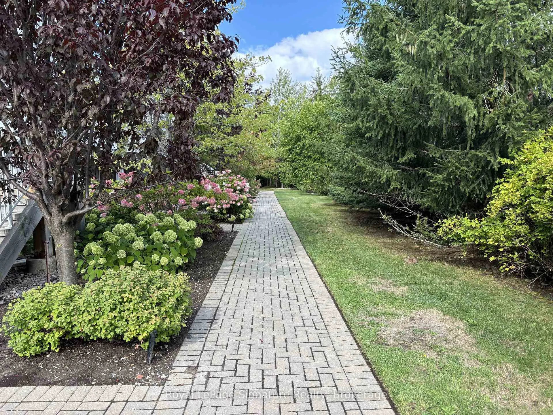 Photo 24 of Unit 717, 11 Dawson Drive, Collingwood — HOMEH