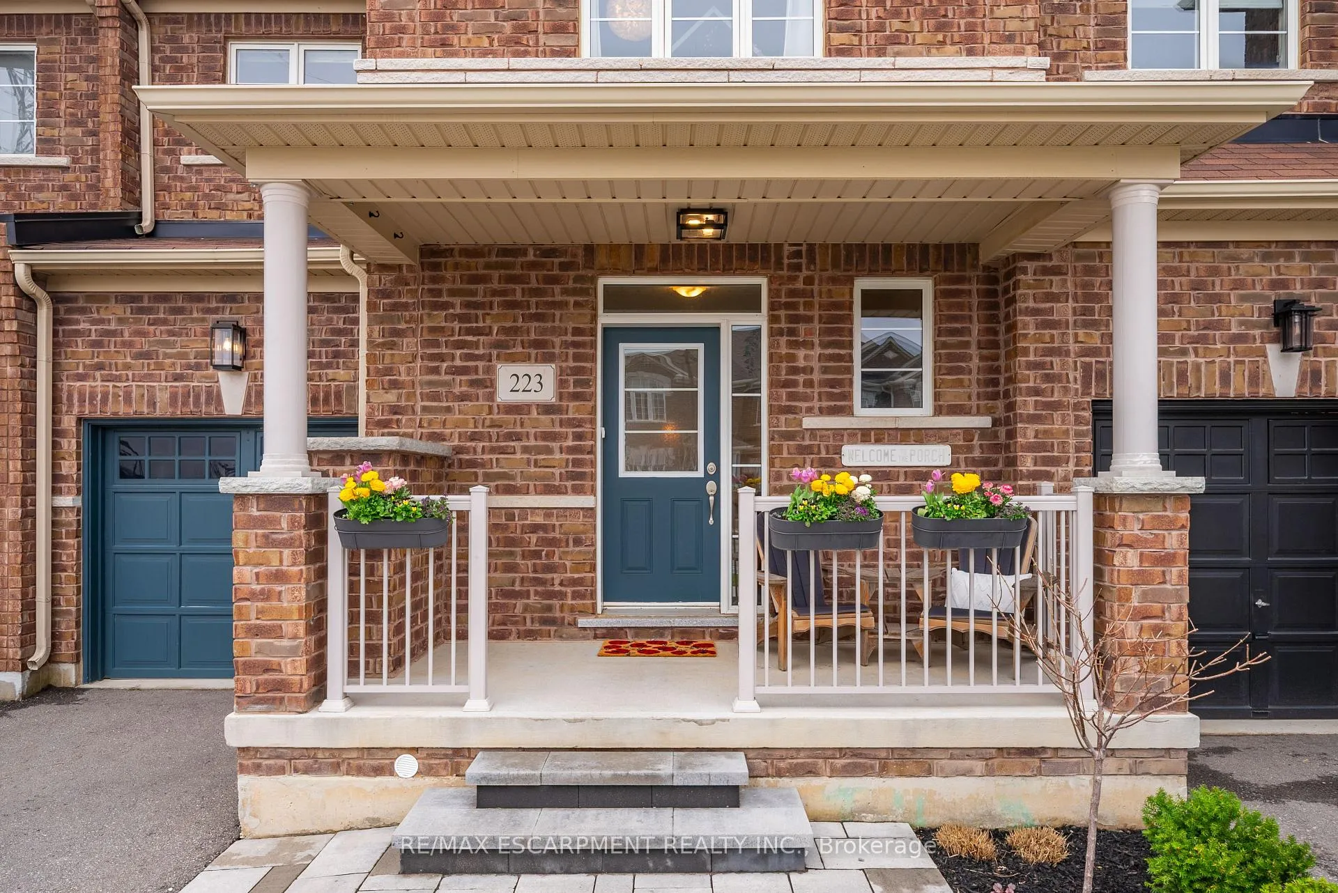 Photo 3 of 223 Skinner Road, Hamilton, Waterdown — HOMEH