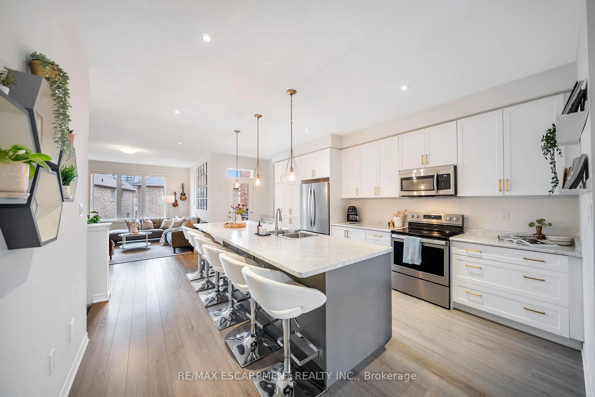 Photo 7 of 223 Skinner Road, Hamilton, Waterdown — HOMEH