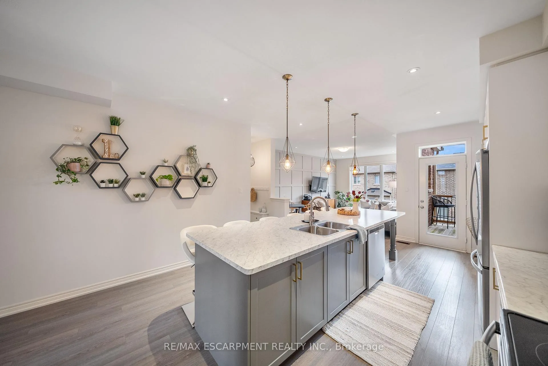 Photo 8 of 223 Skinner Road, Hamilton, Waterdown — HOMEH