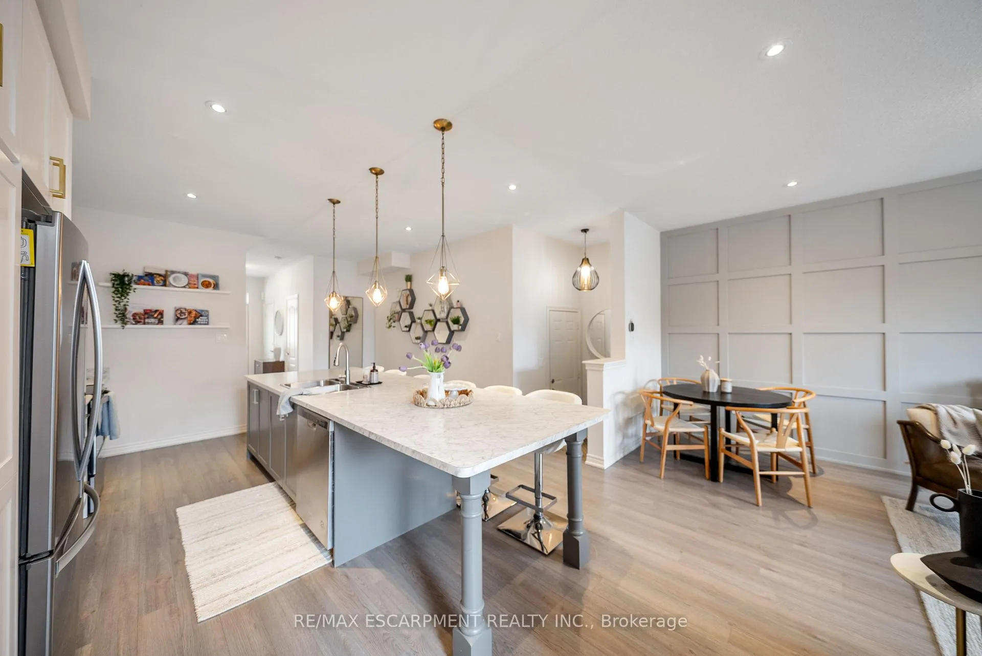 Photo 11 of 223 Skinner Road, Hamilton, Waterdown — HOMEH