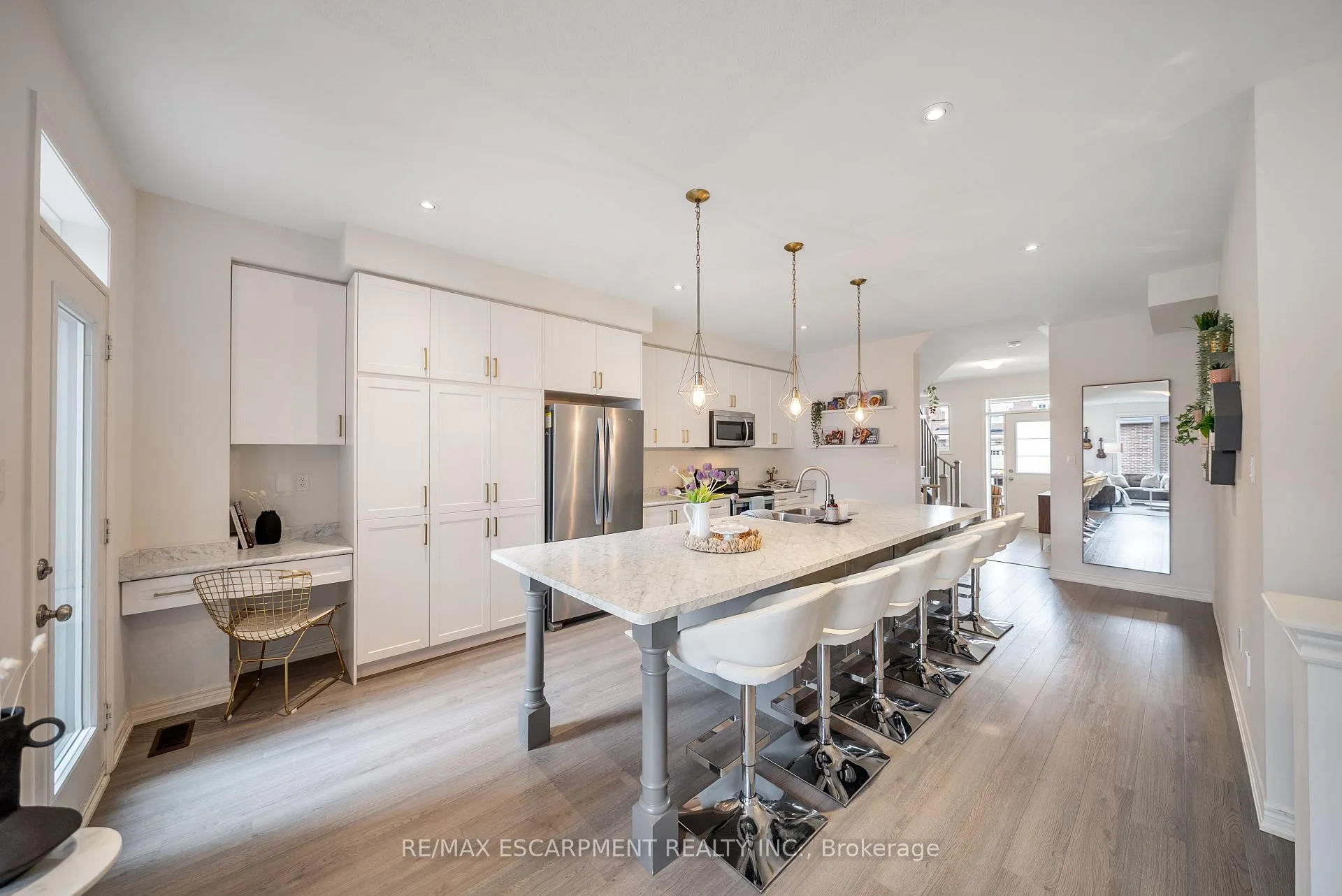 Photo 12 of 223 Skinner Road, Hamilton, Waterdown — HOMEH