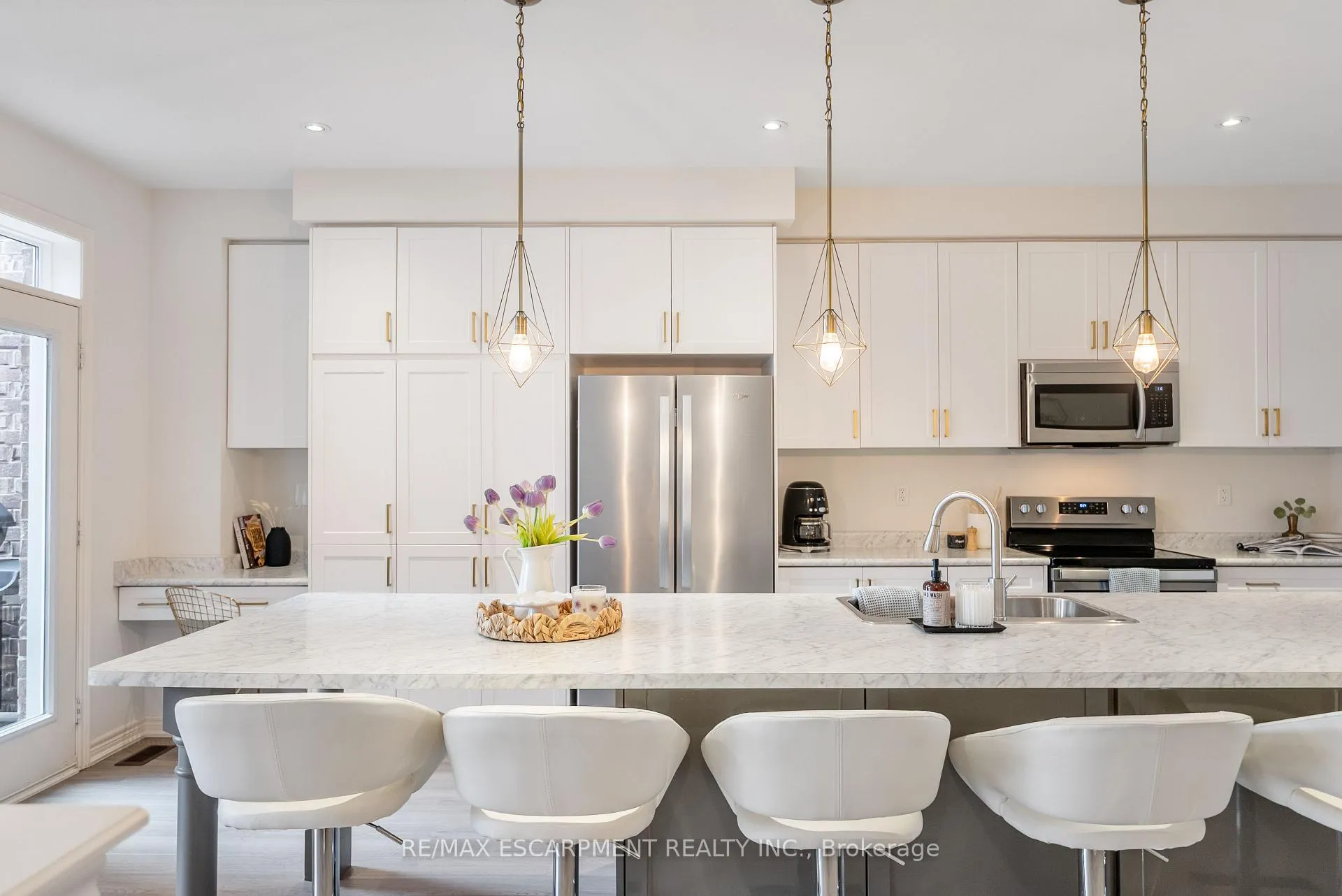 Photo 13 of 223 Skinner Road, Hamilton, Waterdown — HOMEH