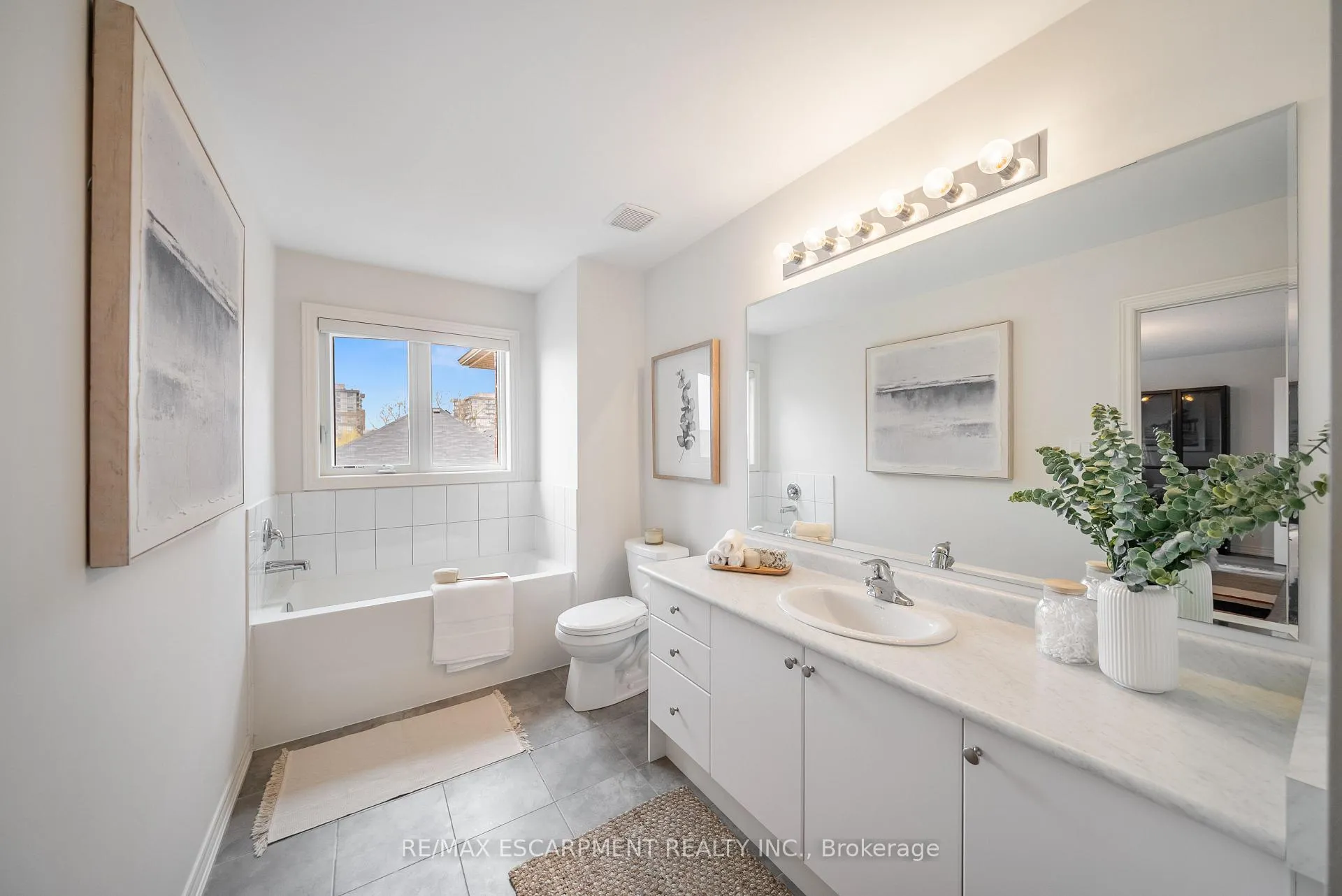 Photo 24 of 223 Skinner Road, Hamilton, Waterdown — HOMEH