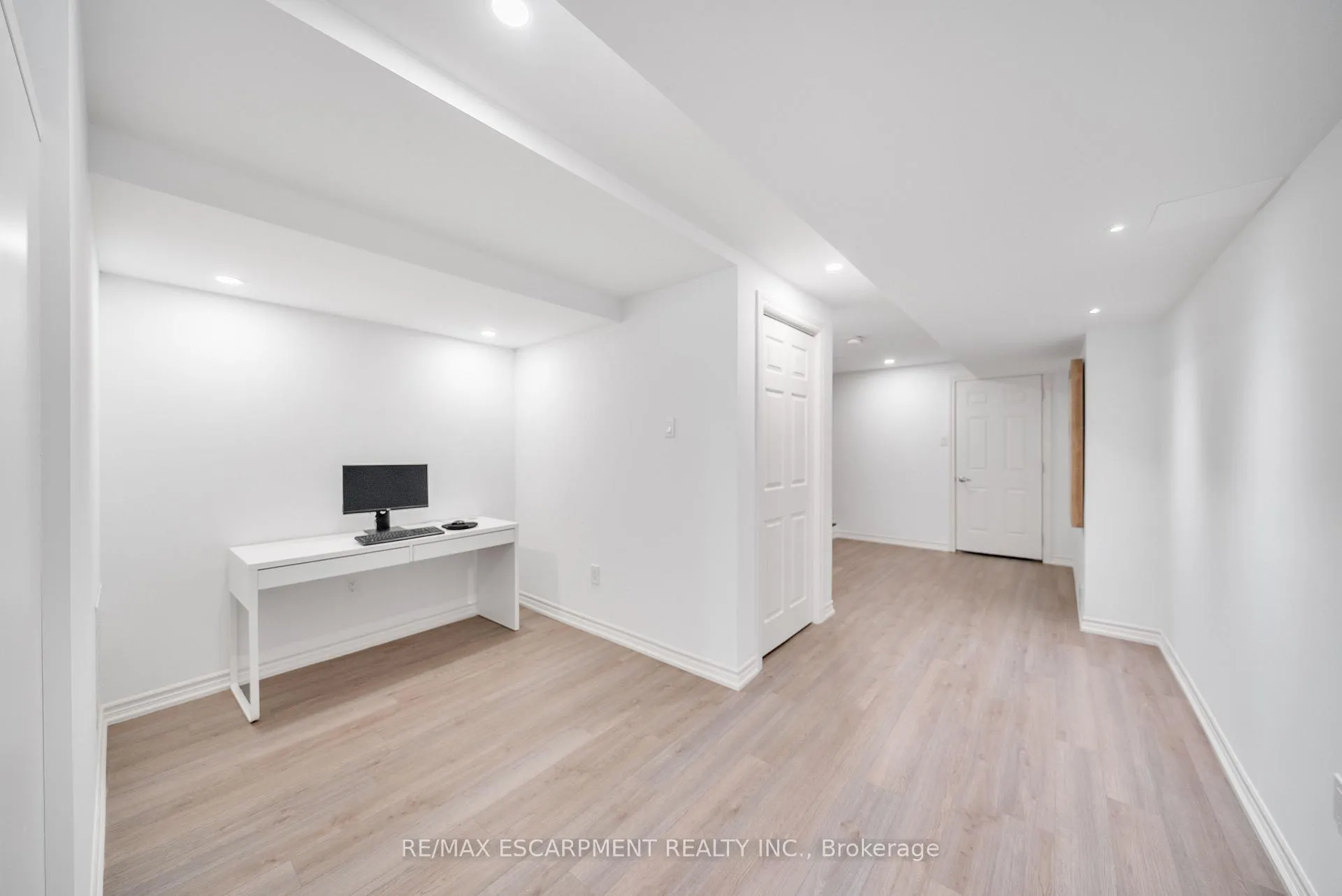Photo 32 of 223 Skinner Road, Hamilton, Waterdown — HOMEH