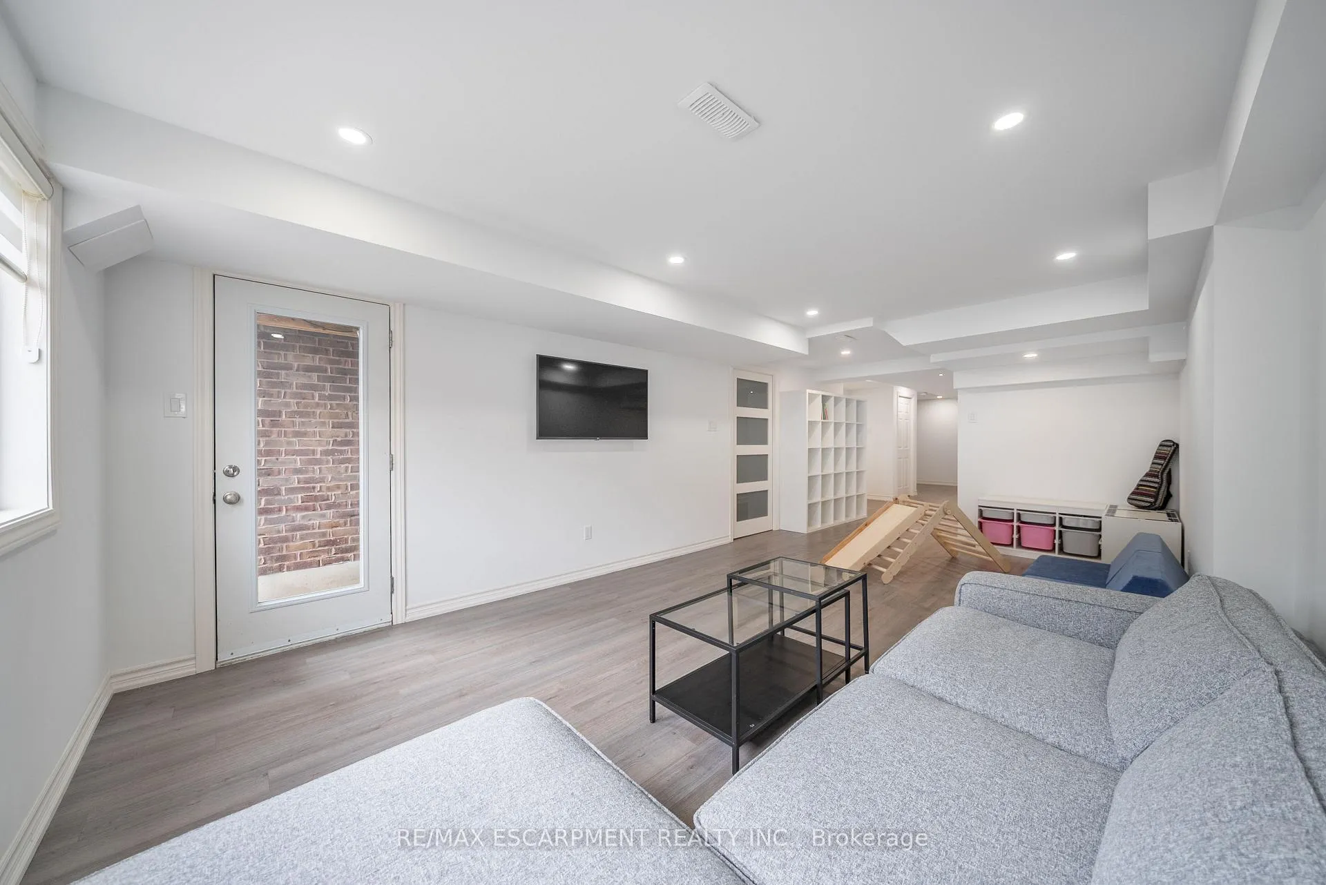 Photo 35 of 223 Skinner Road, Hamilton, Waterdown — HOMEH