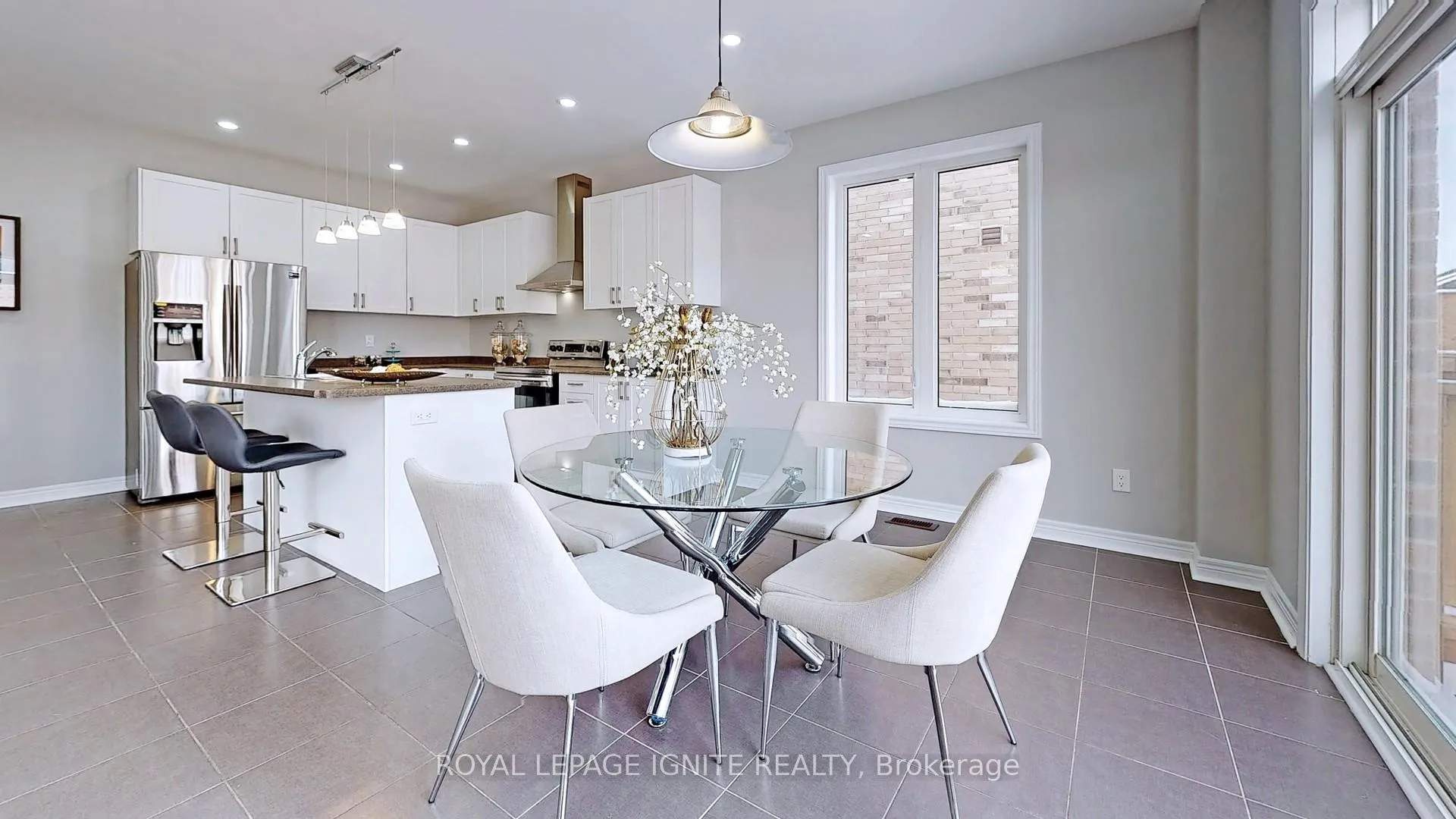 Photo 22 of 110 Barlow Place, Brant, Paris — HOMEH