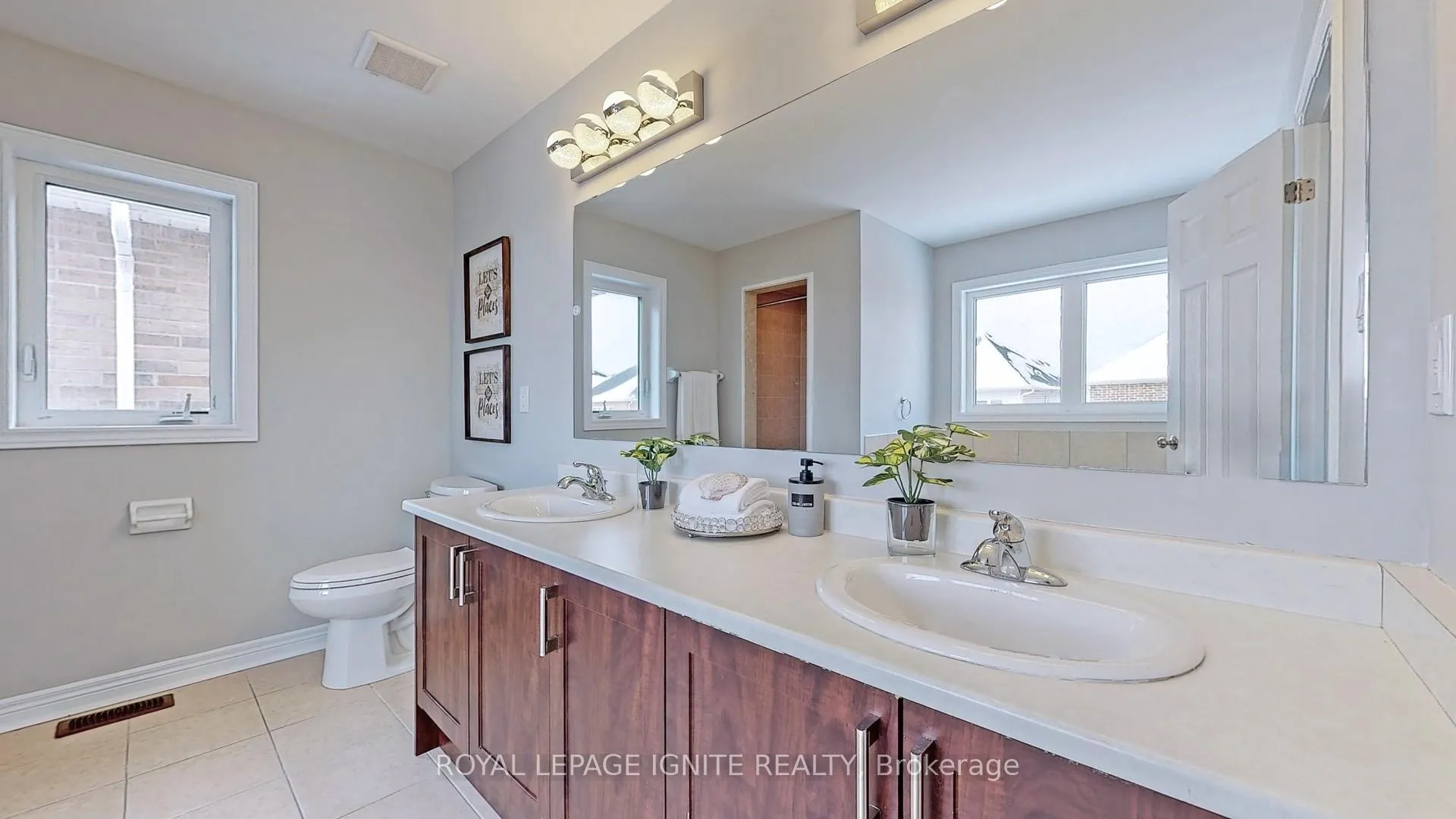 Photo 32 of 110 Barlow Place, Brant, Paris — HOMEH