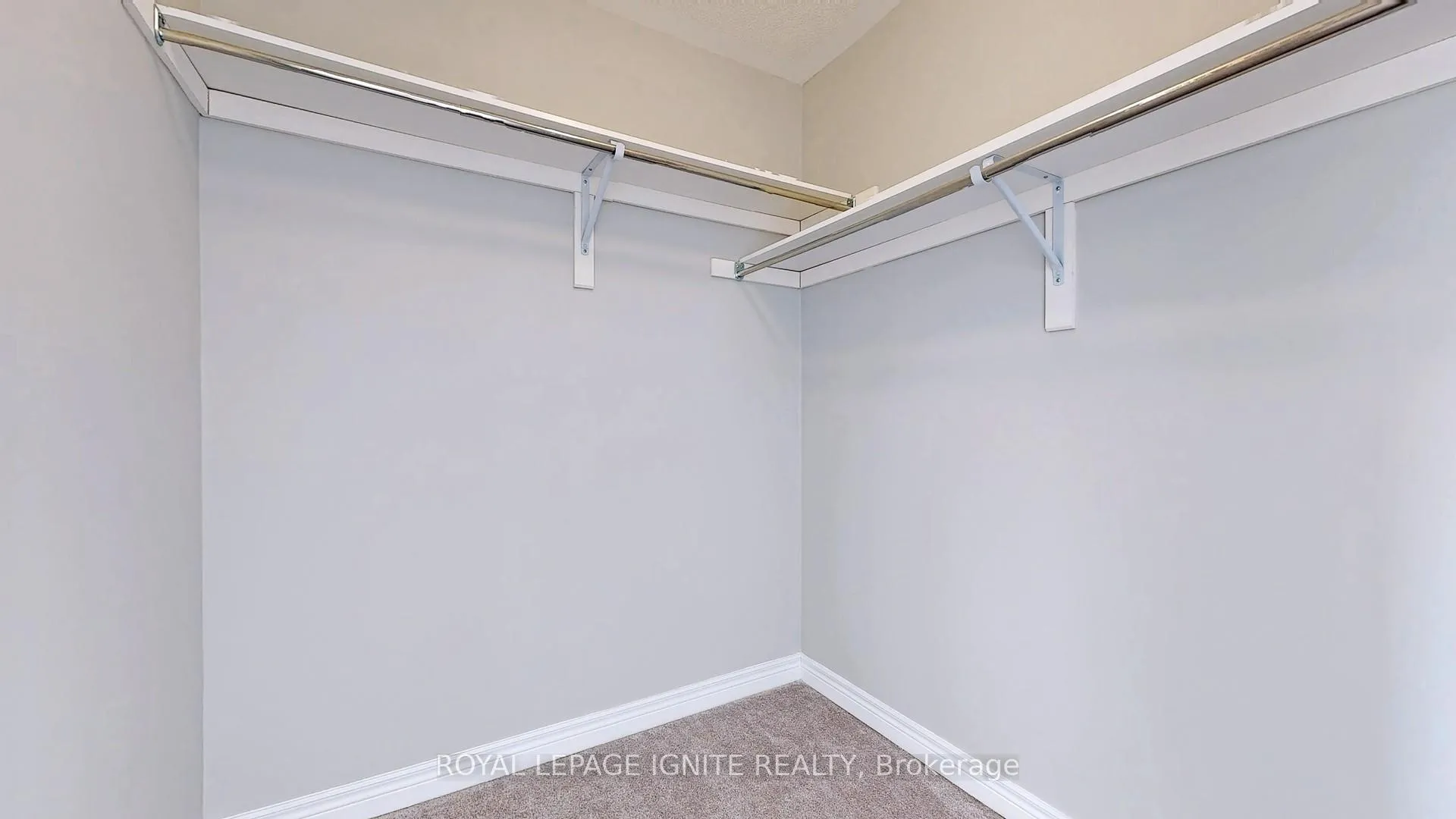 Photo 40 of 110 Barlow Place, Brant, Paris — HOMEH