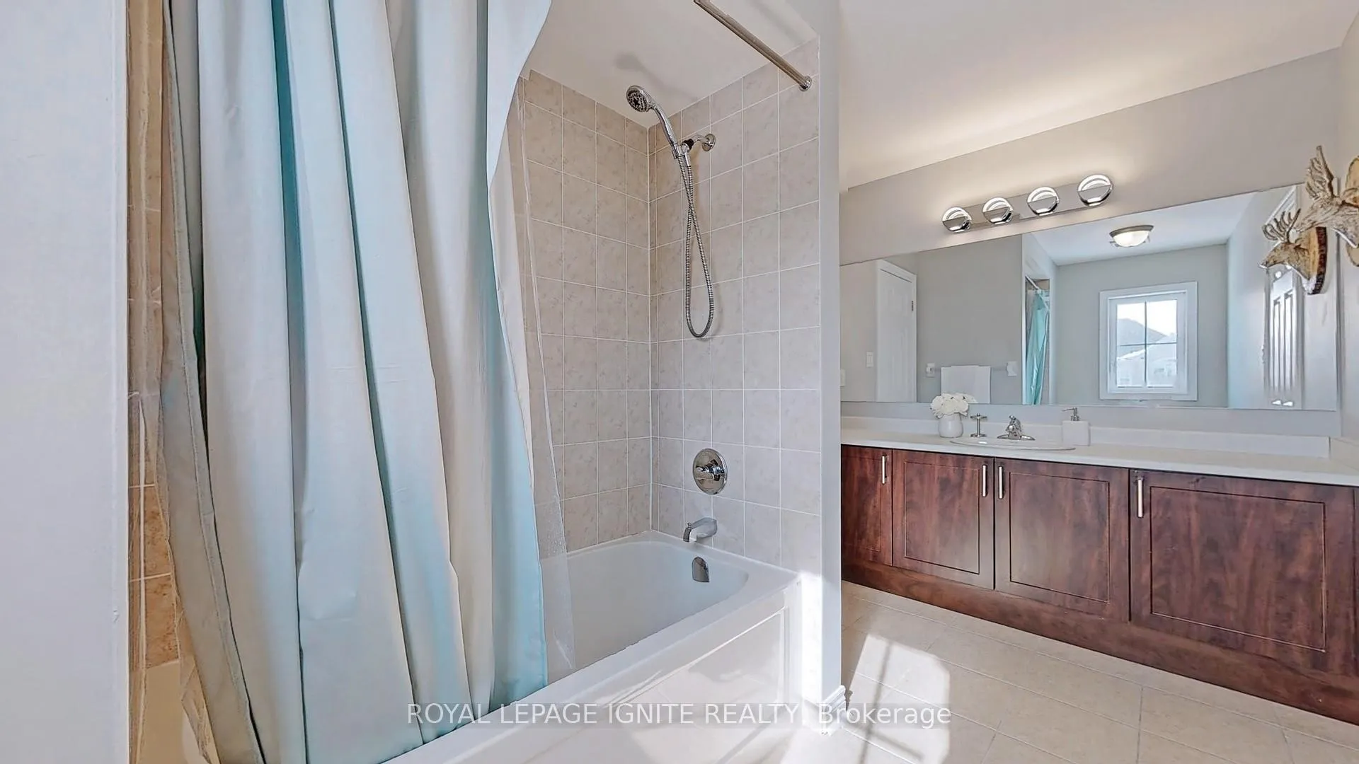 Photo 41 of 110 Barlow Place, Brant, Paris — HOMEH