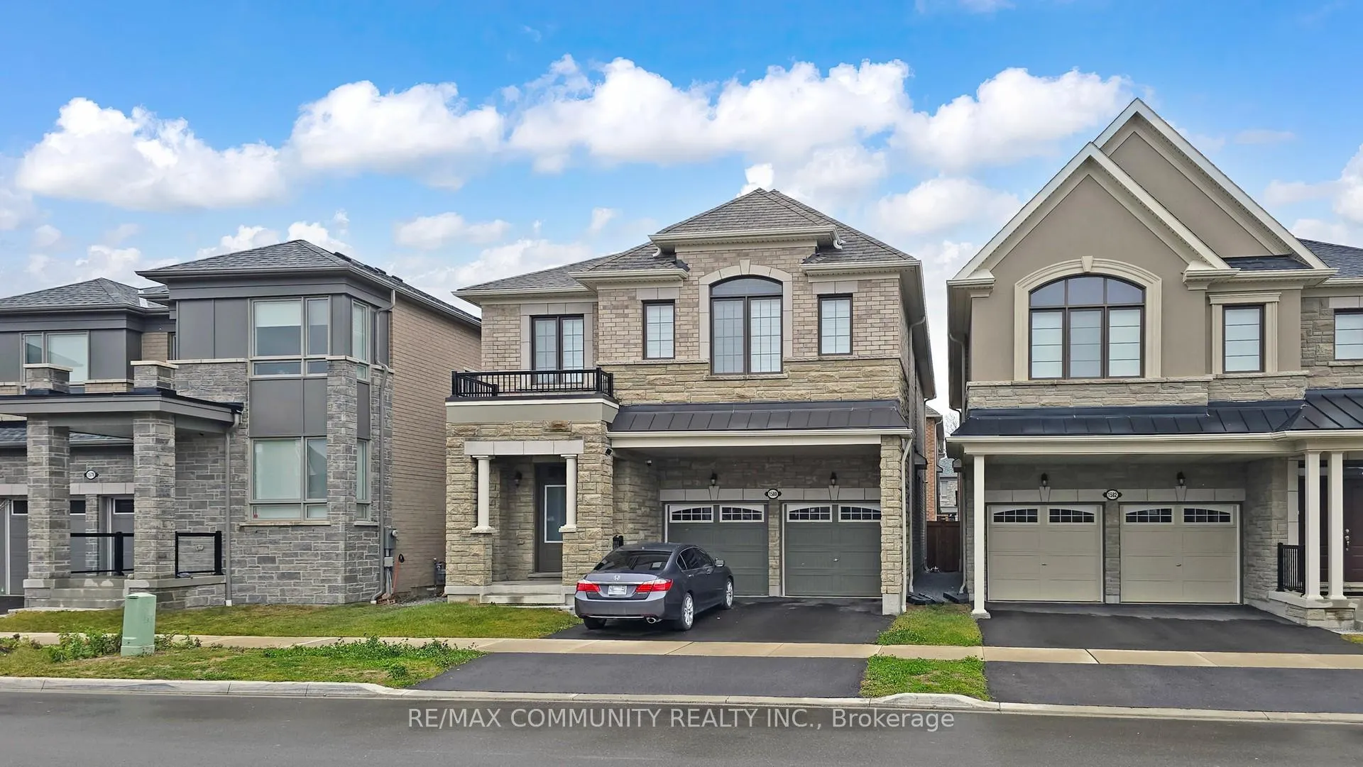 Photo 3 of 1580A Honey Locust Place, Pickering, Rural Pickering — HOMEH