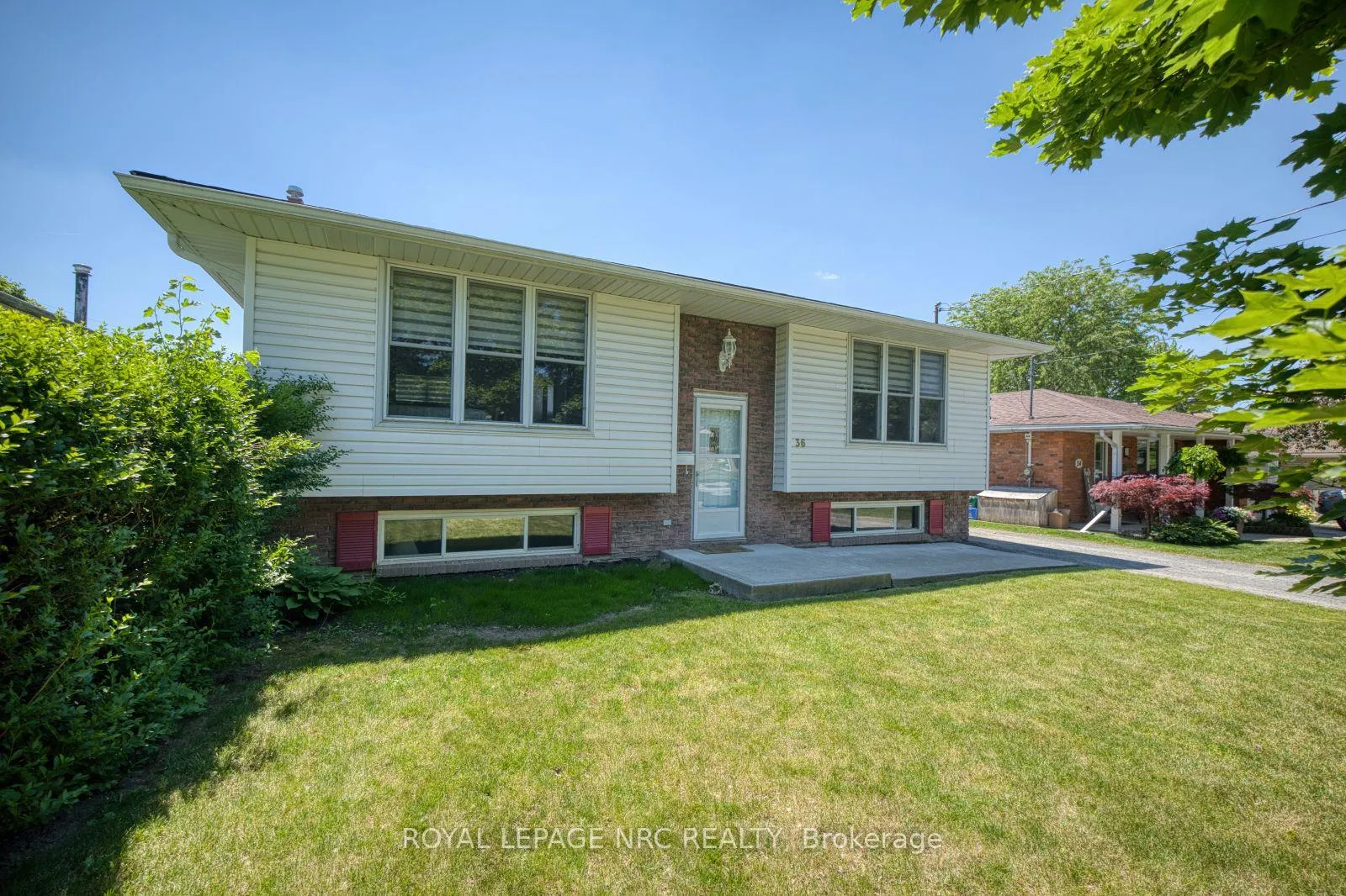 Photo 2 of 36 Appleford Road, St. Catharines, Secord Woods — HOMEH