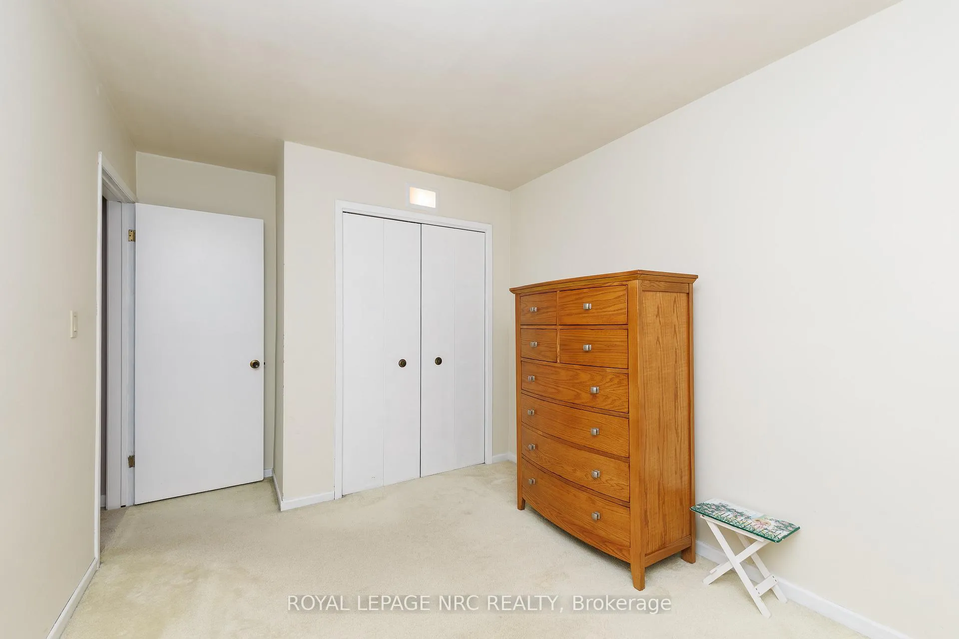 Photo 18 of 36 Appleford Road, St. Catharines, Secord Woods — HOMEH