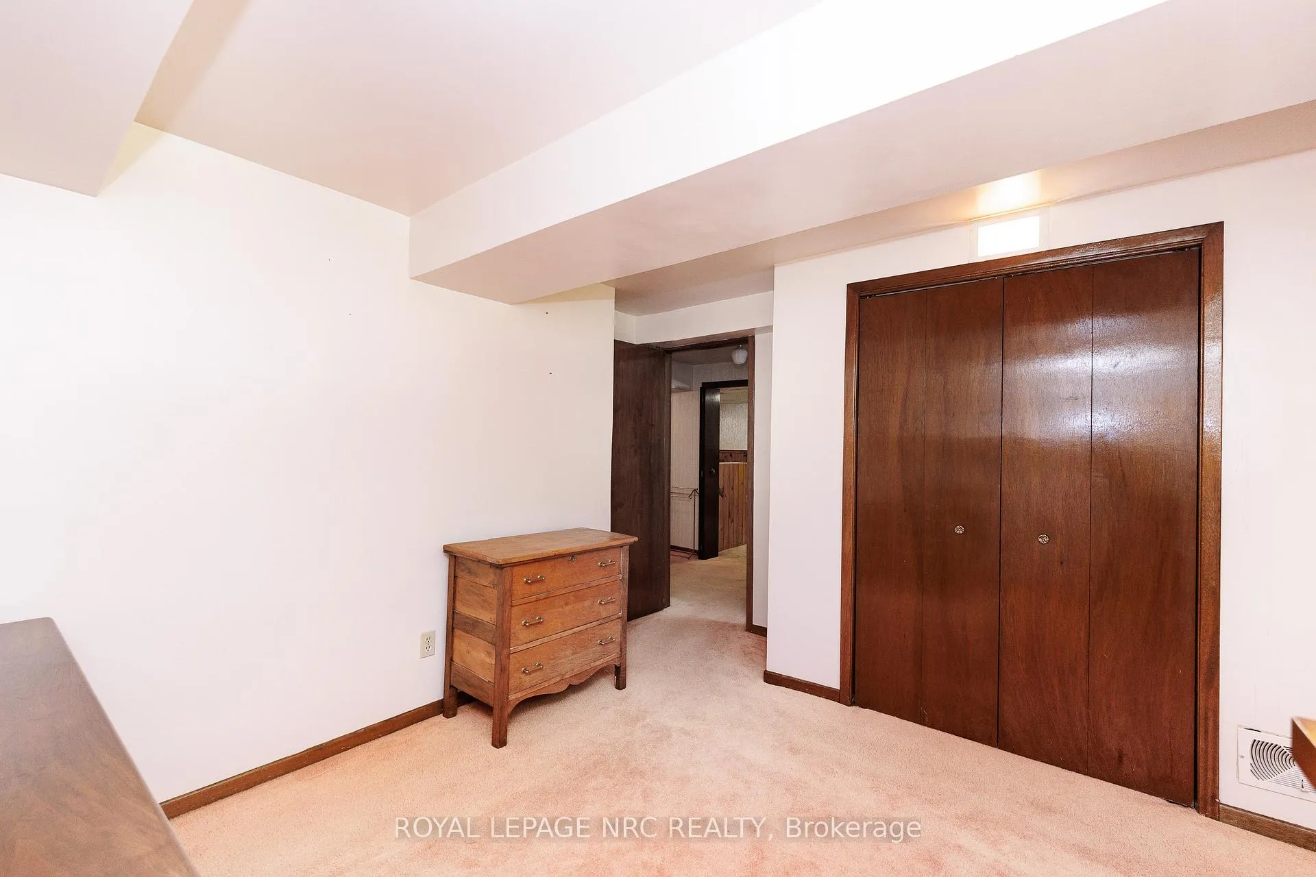 Photo 20 of 36 Appleford Road, St. Catharines, Secord Woods — HOMEH