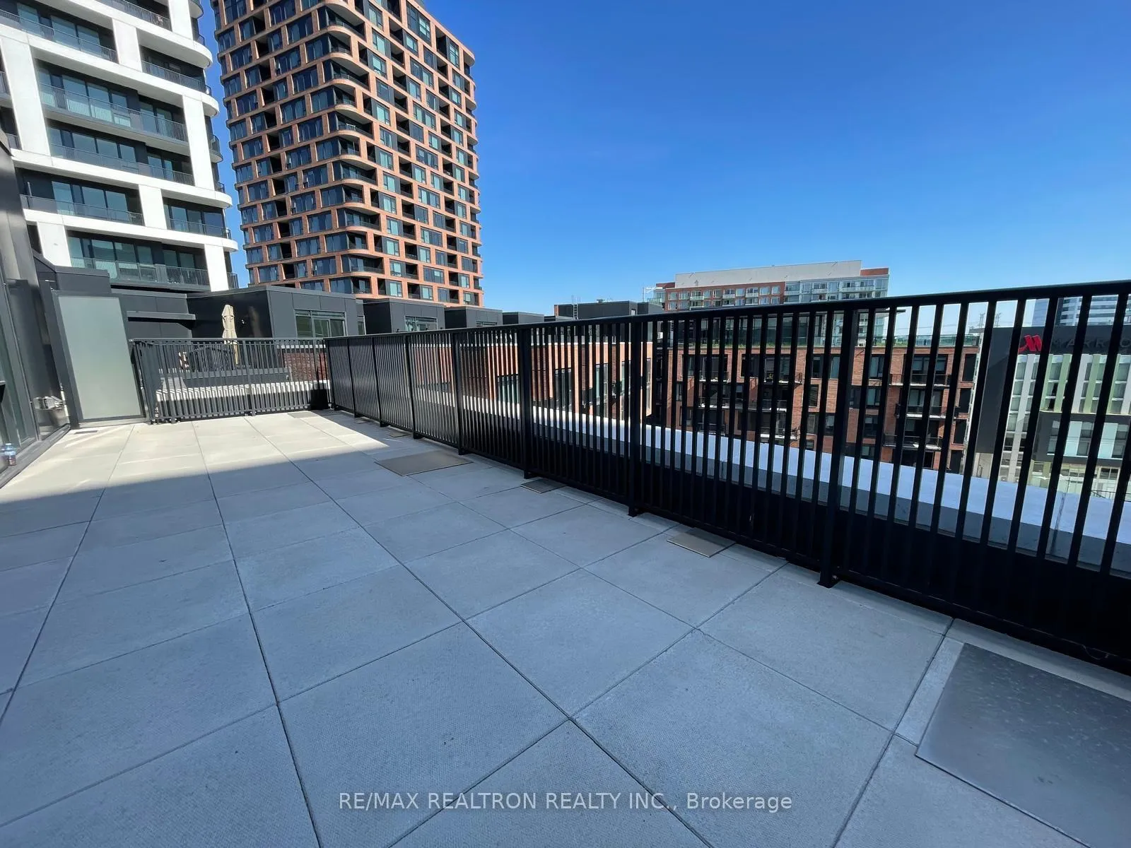 Photo 18 of 38 Simcoe Promenade, Markham, Unionville — HOMEH