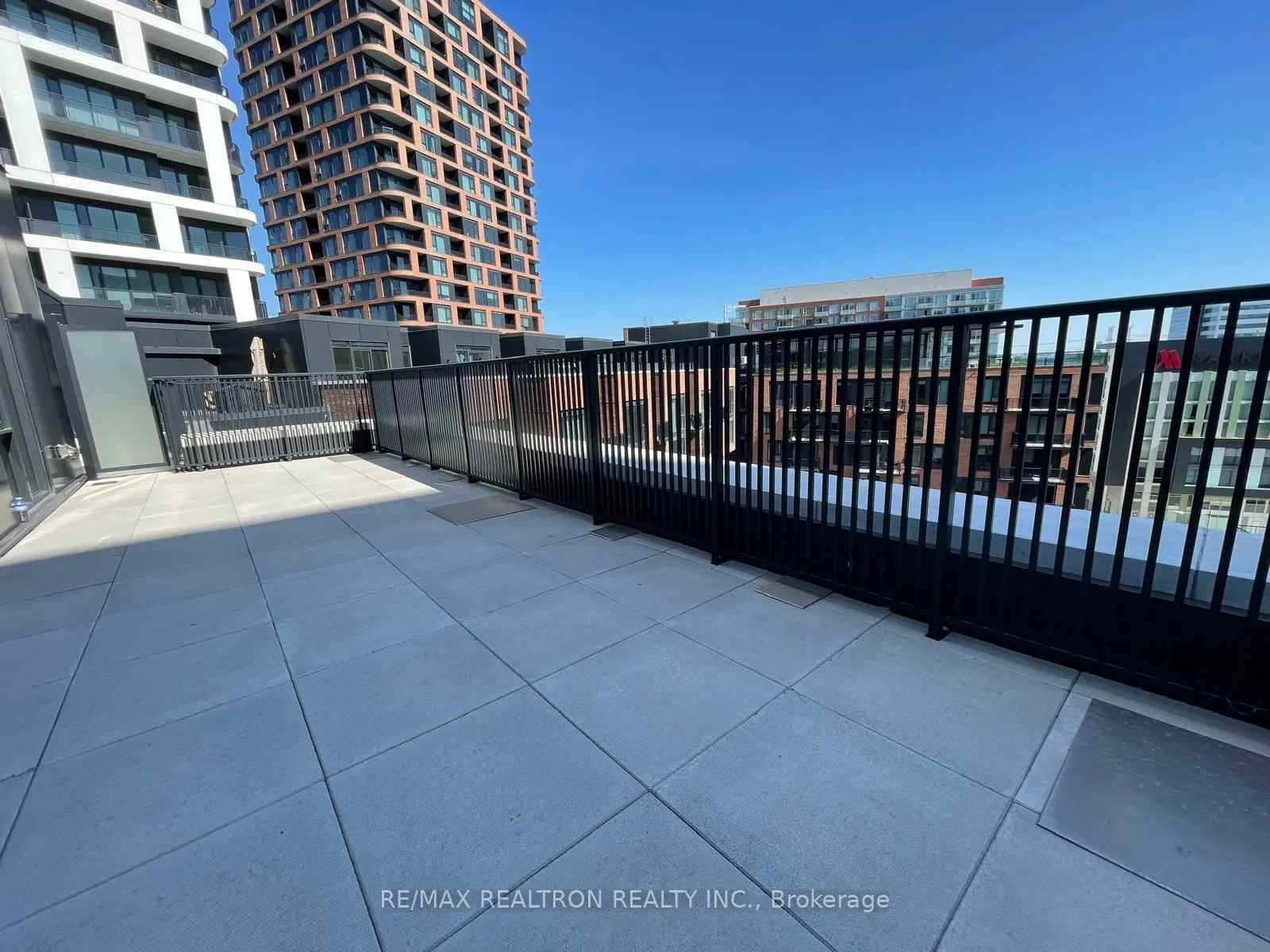 Photo 19 of 38 Simcoe Promenade, Markham, Unionville — HOMEH
