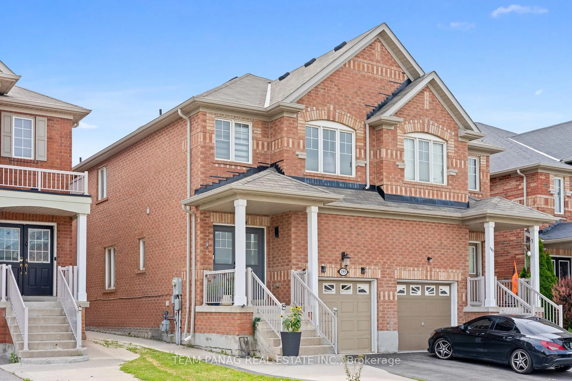 Photo 3 of 195 Checkerberry Crescent, Brampton, Sandringham-Wellington — HOMEH