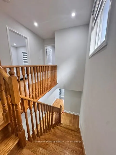 Photo 15 of 65 Bellchase Trail, Brampton, Bram East — HOMEH