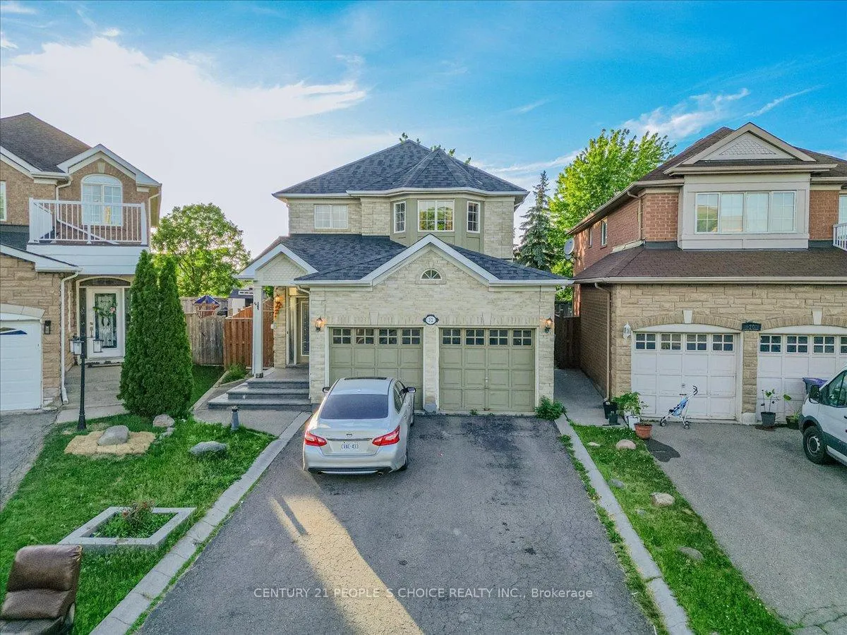 Photo 3 of 32 Albright Road, Brampton, Fletcher's Creek Village — HOMEH